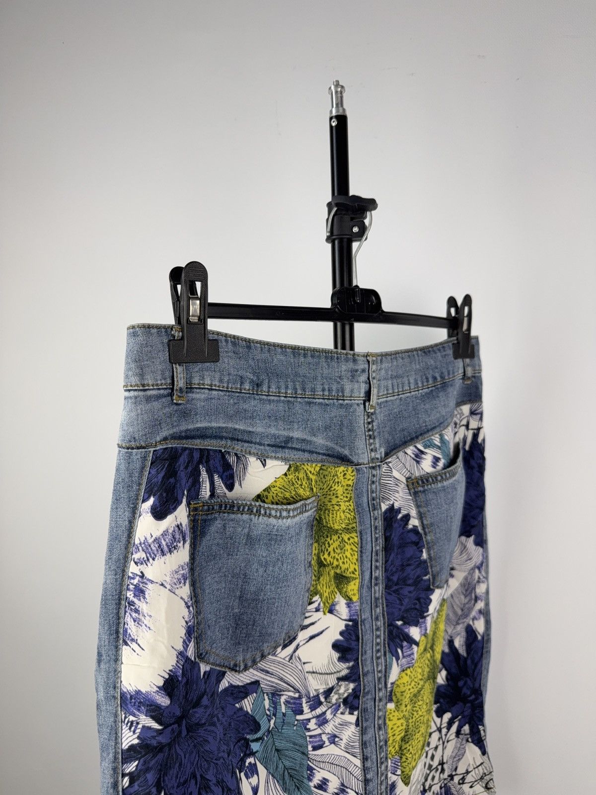 Desigual 00s Y2K Style Desigual Floral Patch Denim Skirt Size 42 Size 31" - 5 Thumbnail