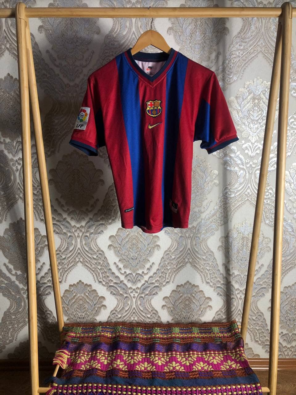 Nike × Vintage VERY RARE NIKE FC BARCELONA SPAIN SOCCER JERSEY RETRO 90s Size US S / EU 44-46 / 1 - 1 Thumbnail