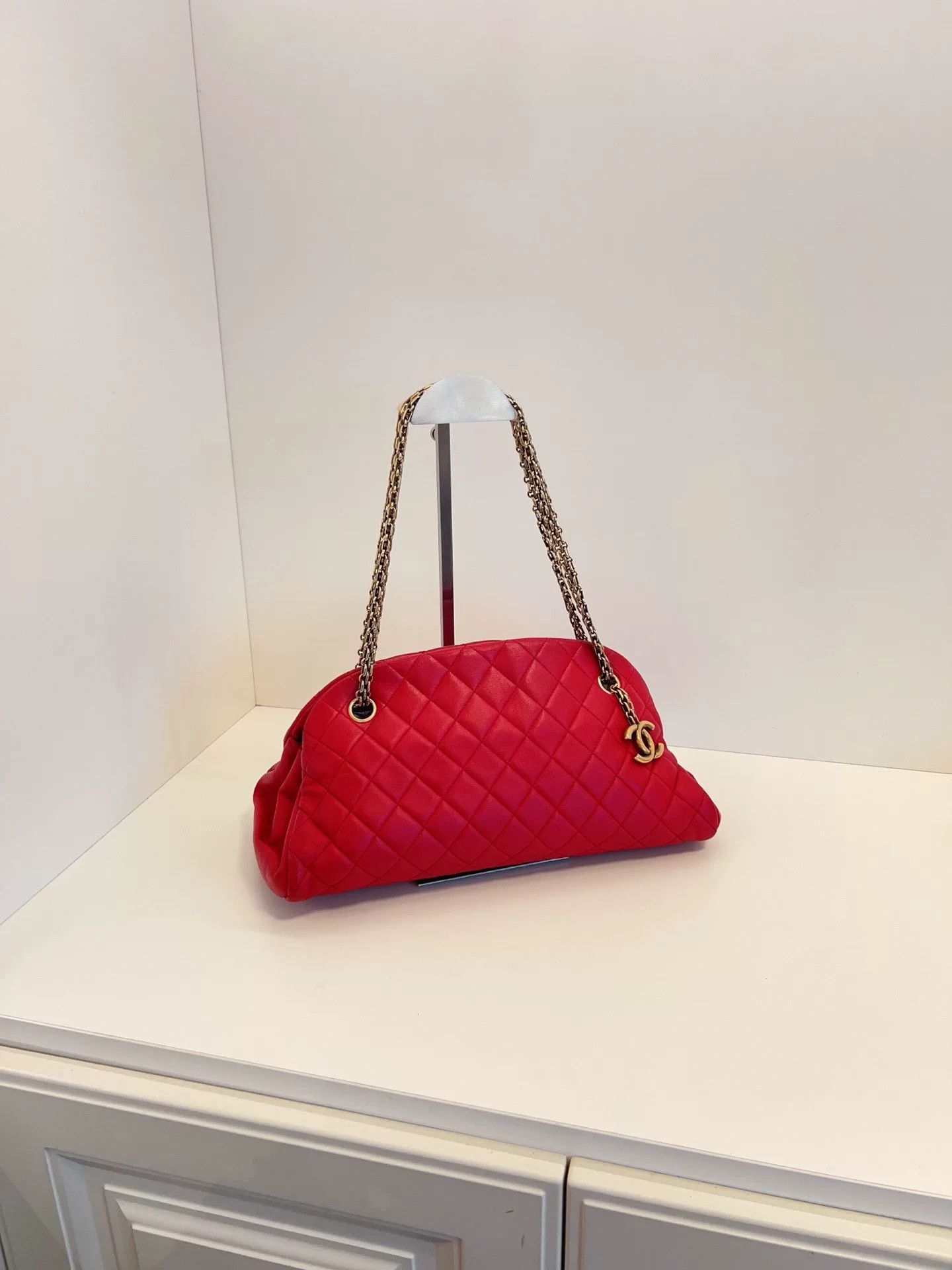 Chanel Pre-loved Bag Very good condition Size ONE SIZE - 1 Thumbnail