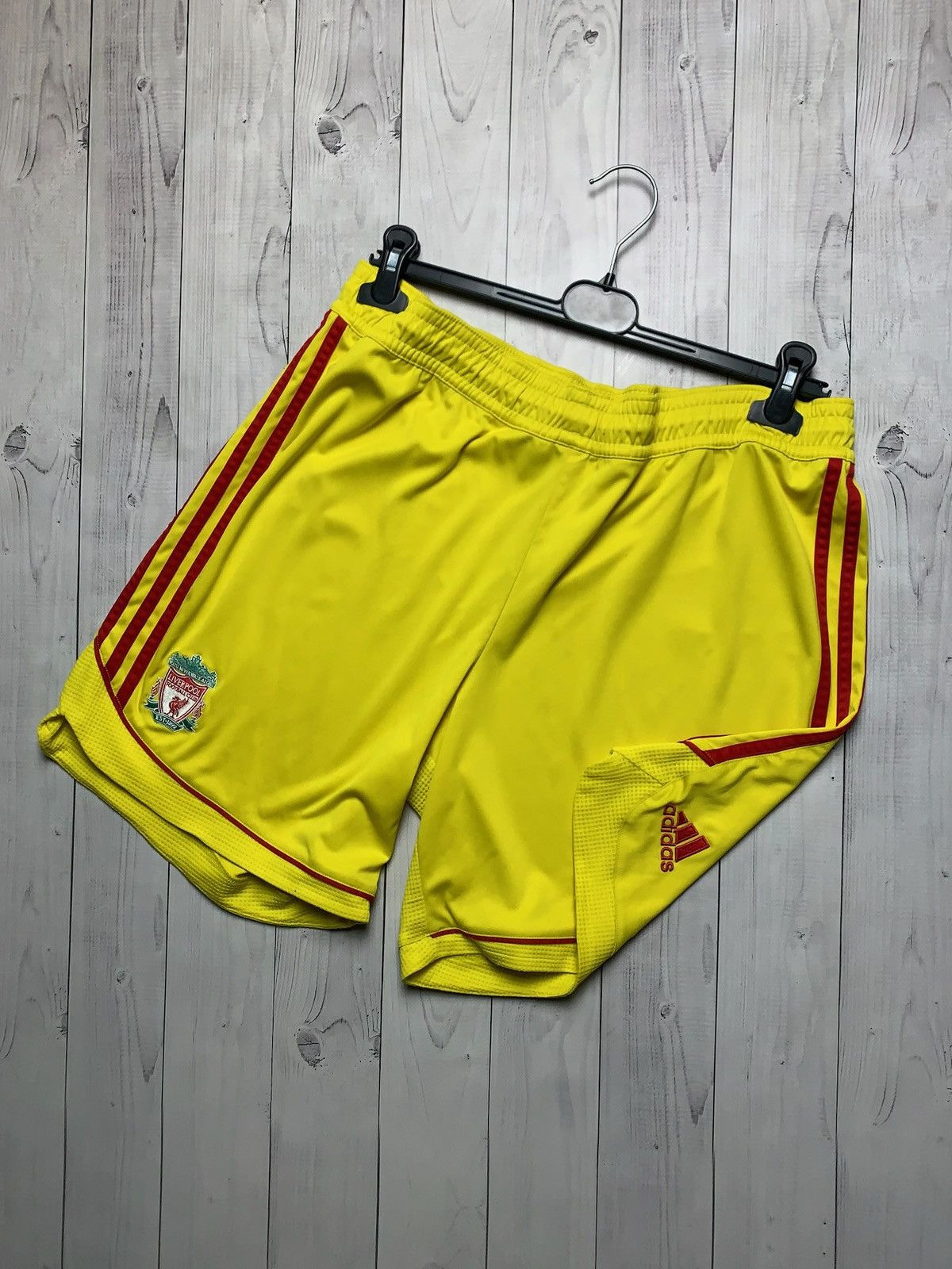 Adidas × Vintage Vintage adidas Liverpool soccer shorts size XL yellow rare Size US 38 / EU 54 - 1 Thumbnail