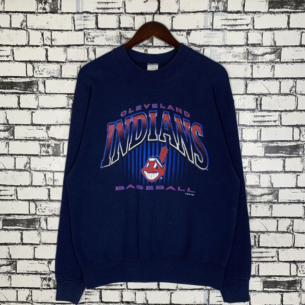 MLB × Vintage 90s Salem Sportswear Indians Cleeveland Sweatshirt Size US L / EU 52-54 / 3 - 1 Thumbnail