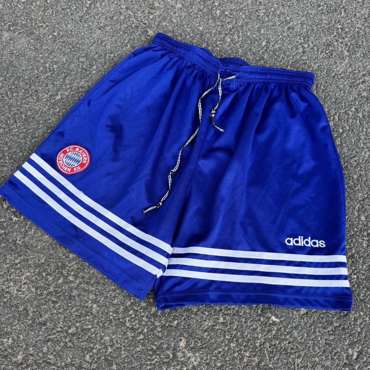 Adidas 90s Adidas FC Bayern Monachium Shorts Soccer Blokecore vtg Size US 32 / EU 48 - 2 Thumbnail