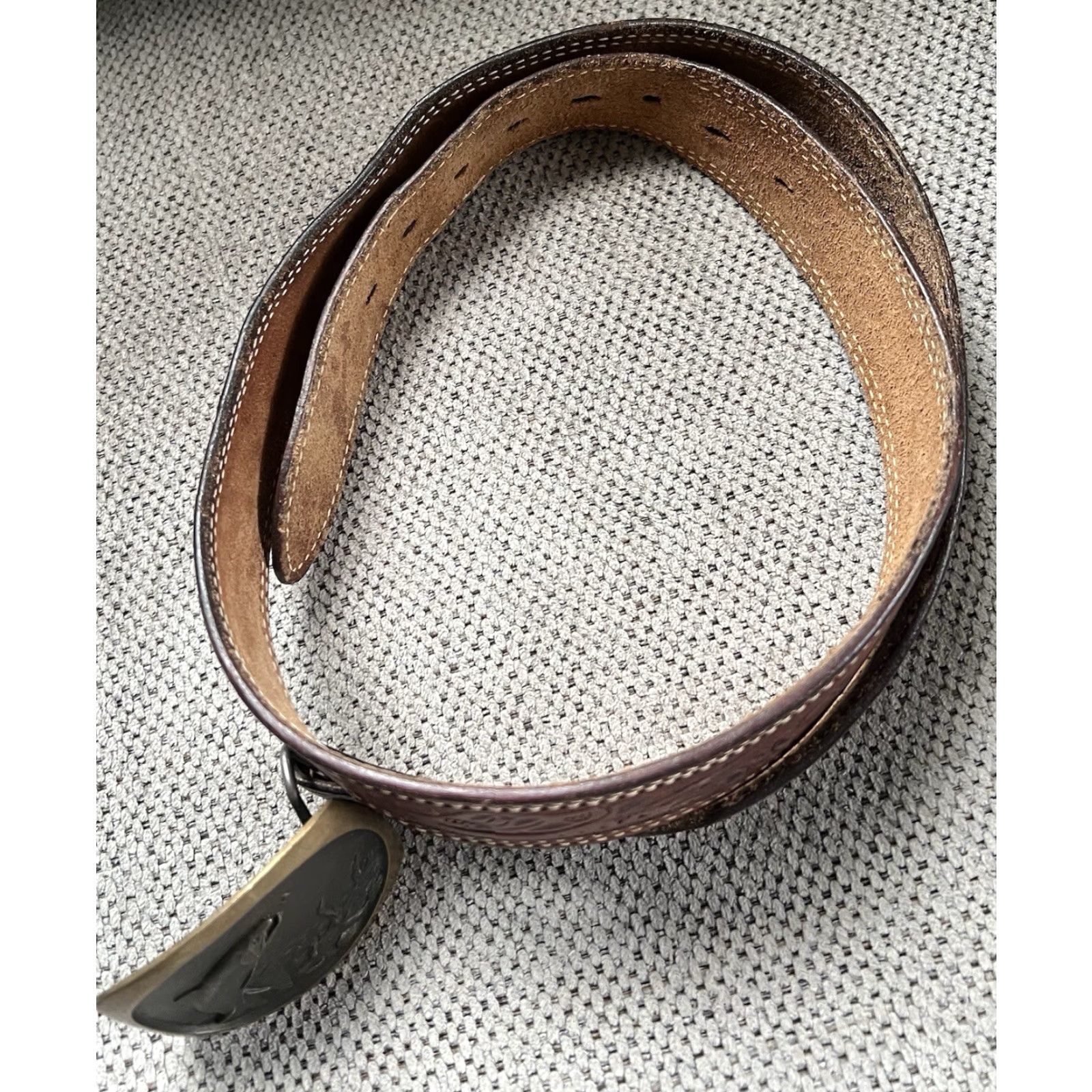 Vintage VINTAGE Bass Bronze Fish Buckle SL Knight Leather Belt XL 44 Adult Unisex 1978 Fishing Sportsman Leather Belt Buckle Gold 1970s Size ONE SIZE - 4 Thumbnail