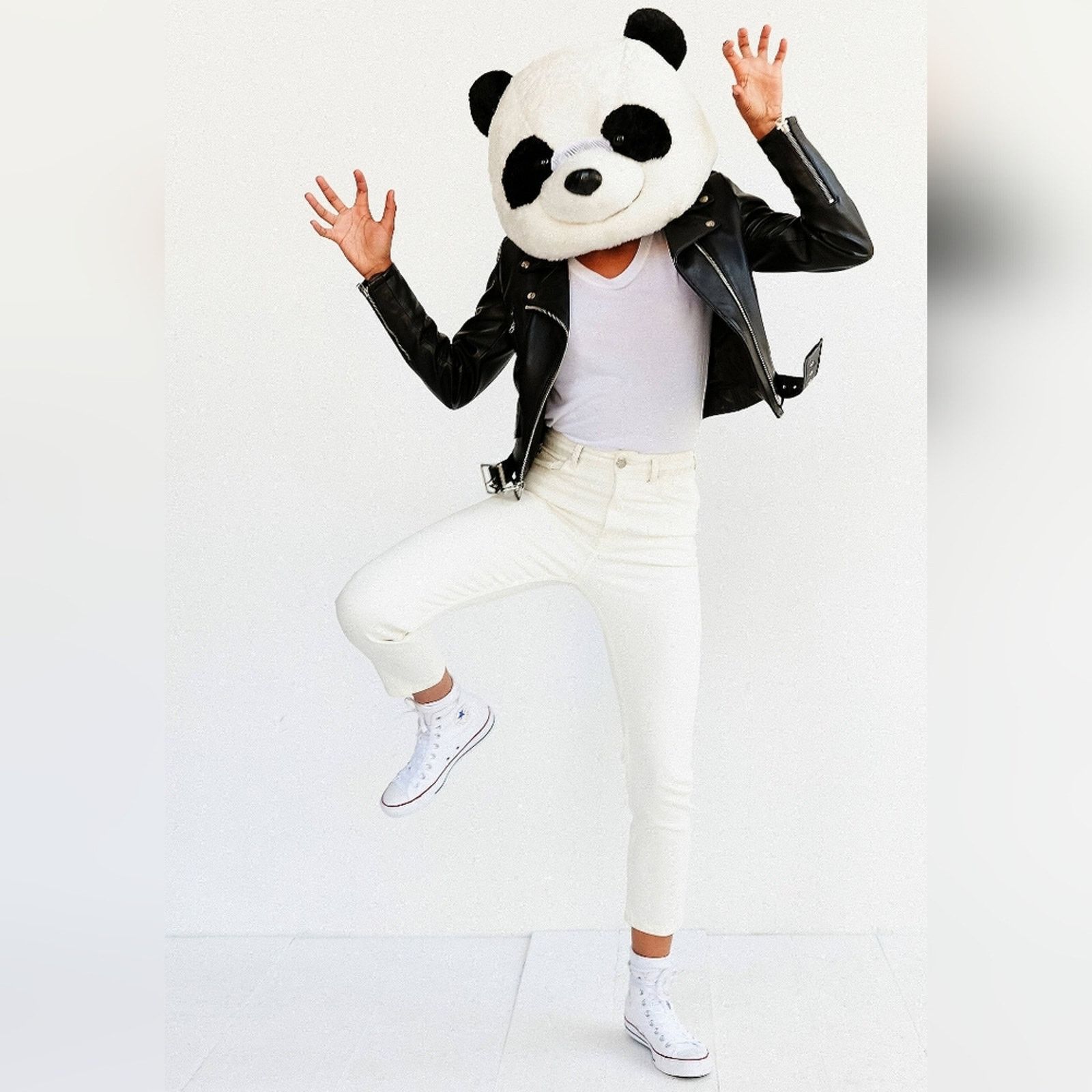 Urban Outfitters White | URBAN OUTFITTERS | Giant Panda Head Size ONE SIZE - 4 Thumbnail