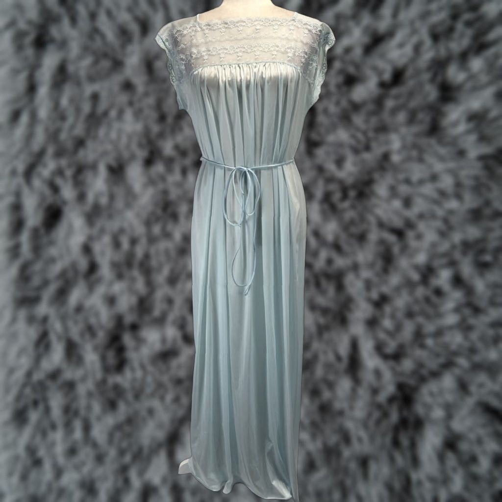 Vintage VINTAGE Vanity Fair Nylon Nightgown Small Pale Blue Belted 1970s Women Size ONE SIZE - 1 Thumbnail