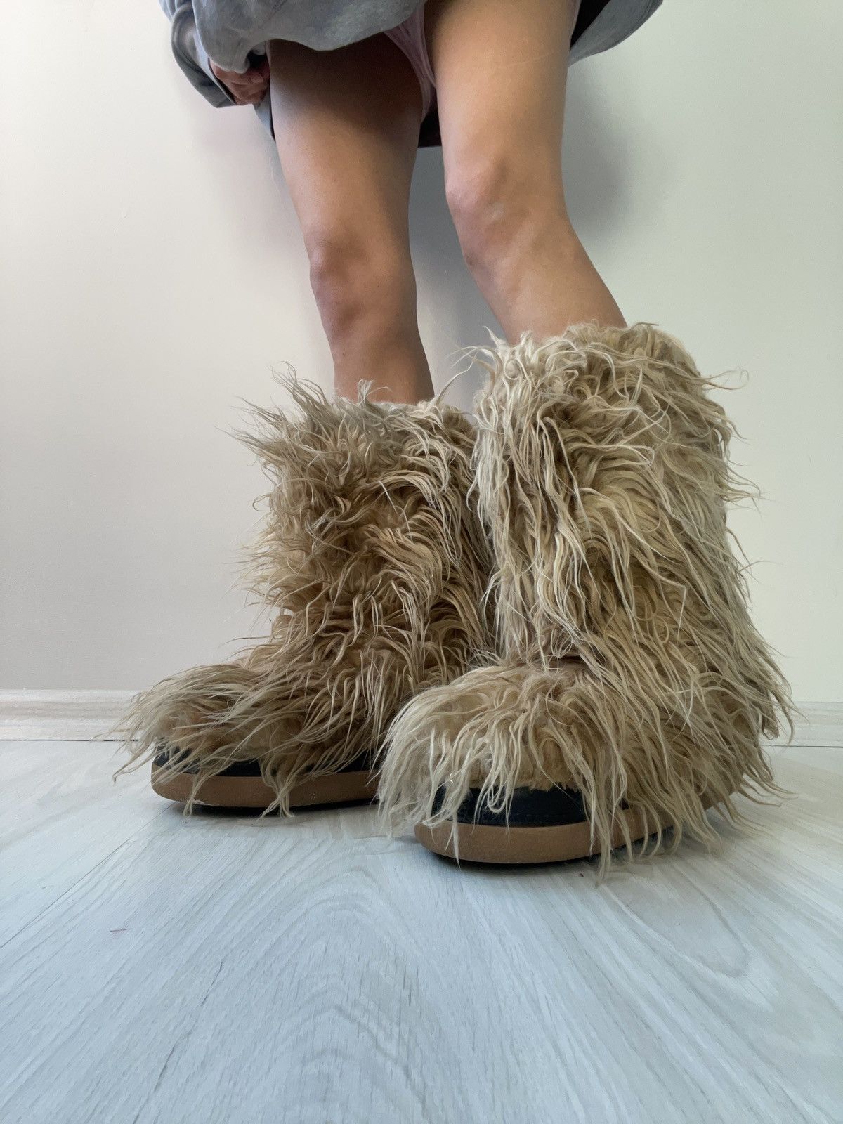 image of Vintage Y2K Yeti Boots in Brown, Men's (Size 7.5)