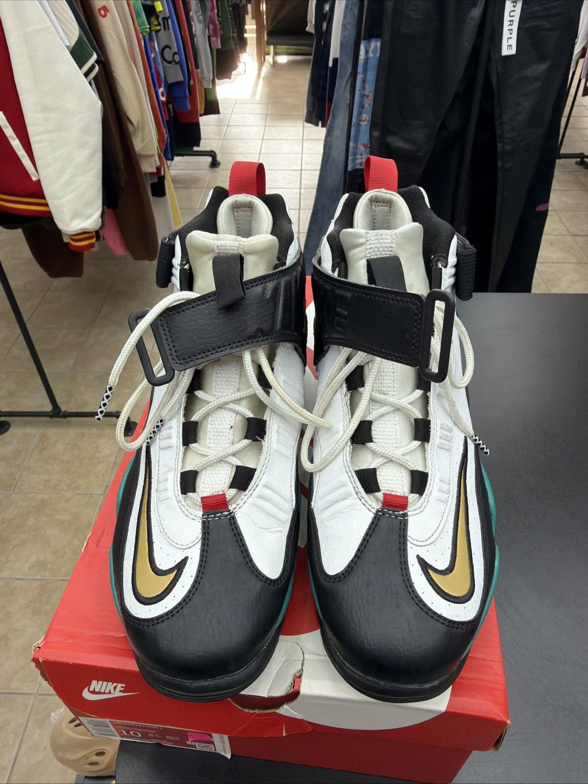 Nike Nike Air Griffey Max 1 Sweetest Swing Mens Size 10 Size US 10 / EU 43 - 5 Thumbnail