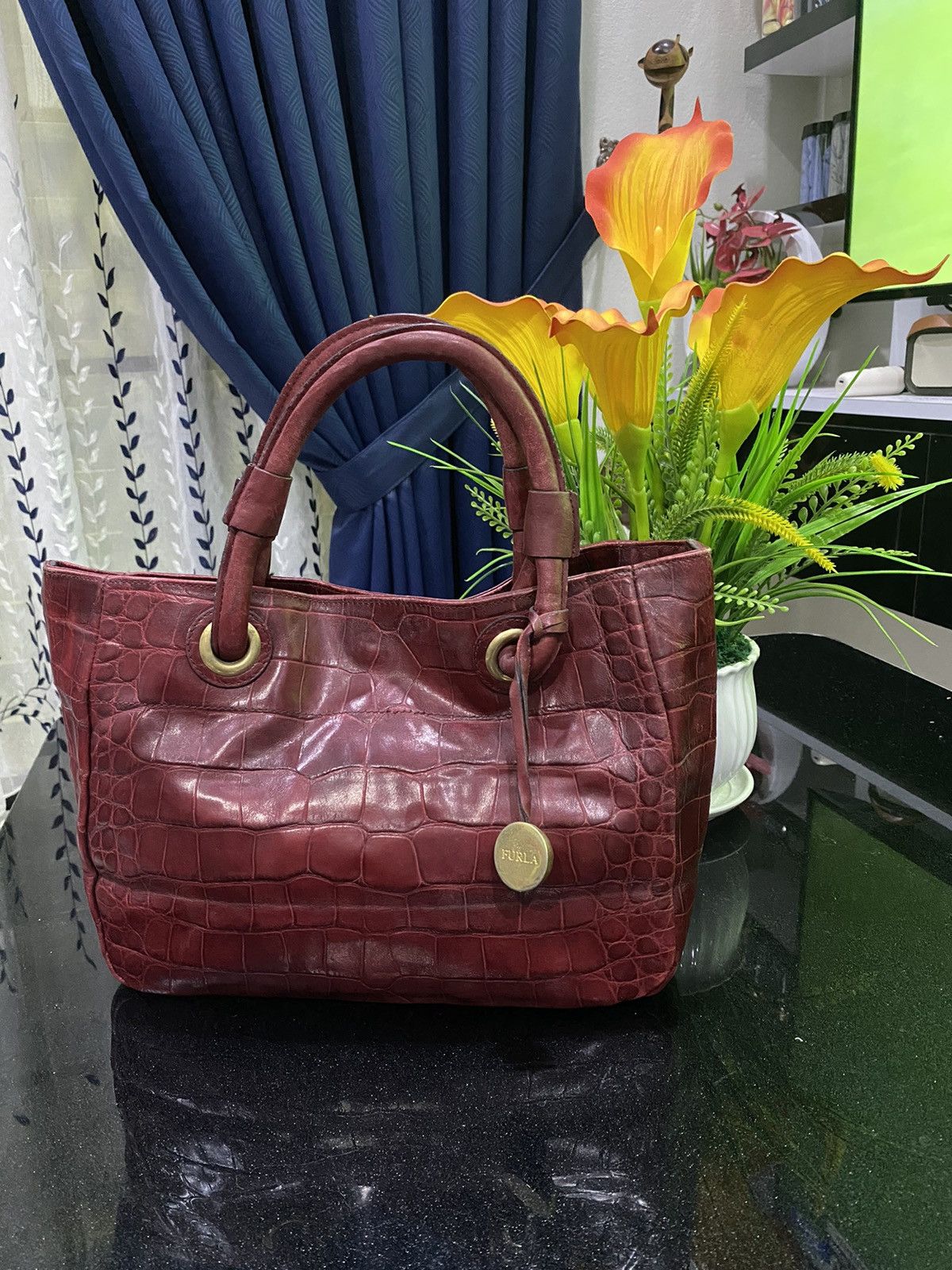Furla Furla Burgundy Embossed Hand Bag Size ONE SIZE - 1 Thumbnail