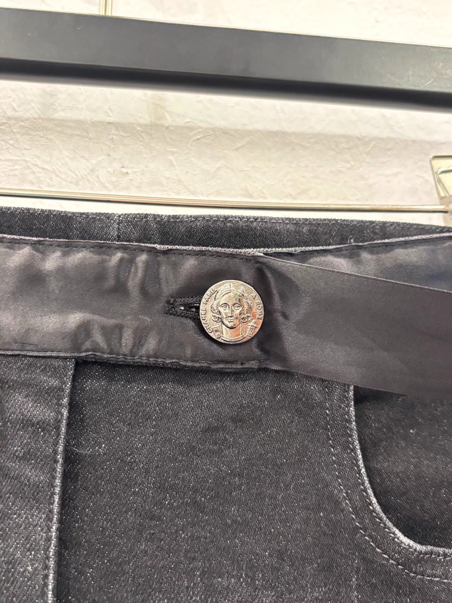 Chanel Chanel Silver CC Button Logo Black Women's Jeans Size 26" / US 2 / IT 38 - 3 Thumbnail