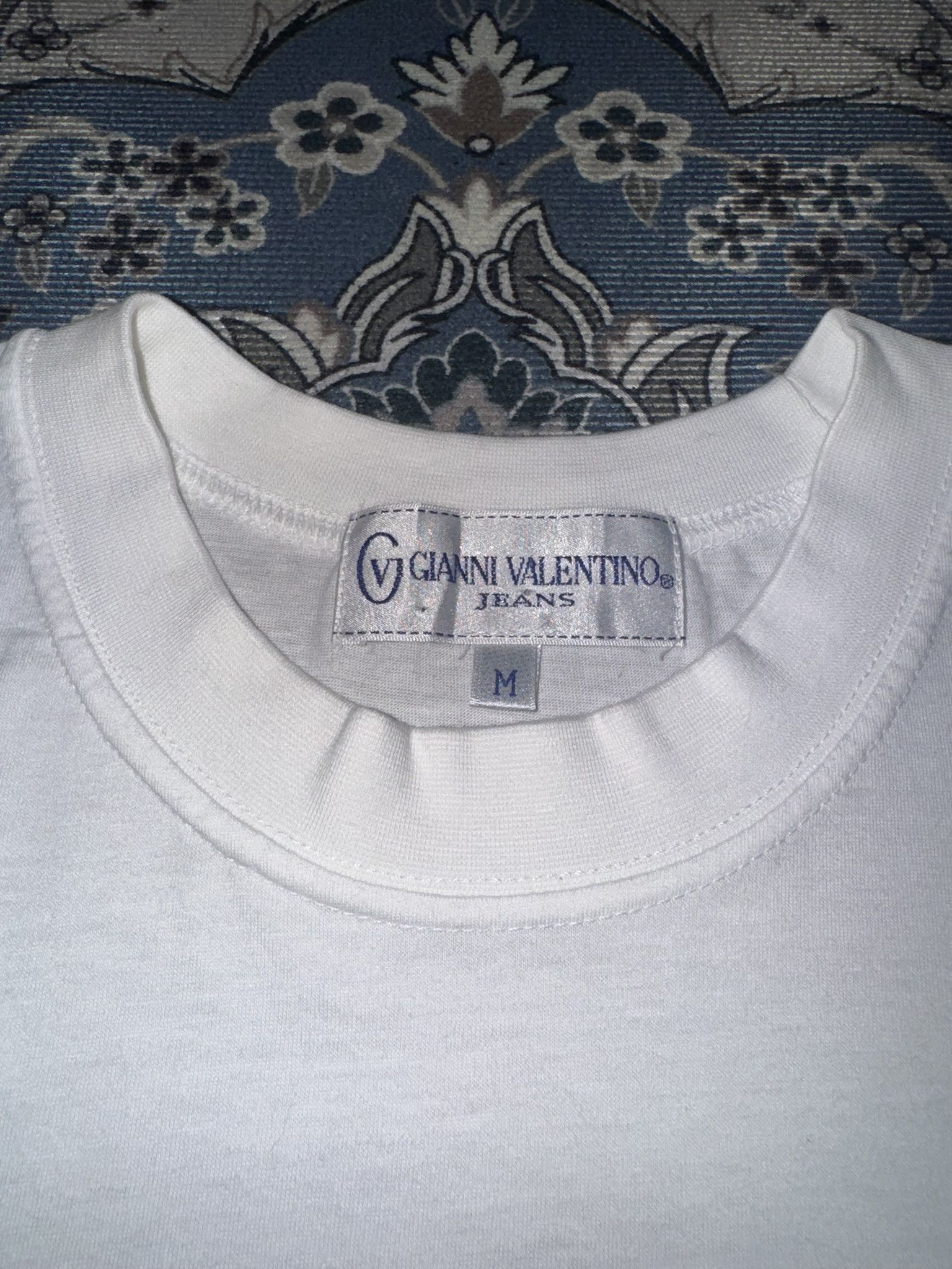 Designer × Valentino Designer Gianni Valentino Spellout Big Screen T shirt Size US M / EU 48-50 / 2 - 4 Thumbnail
