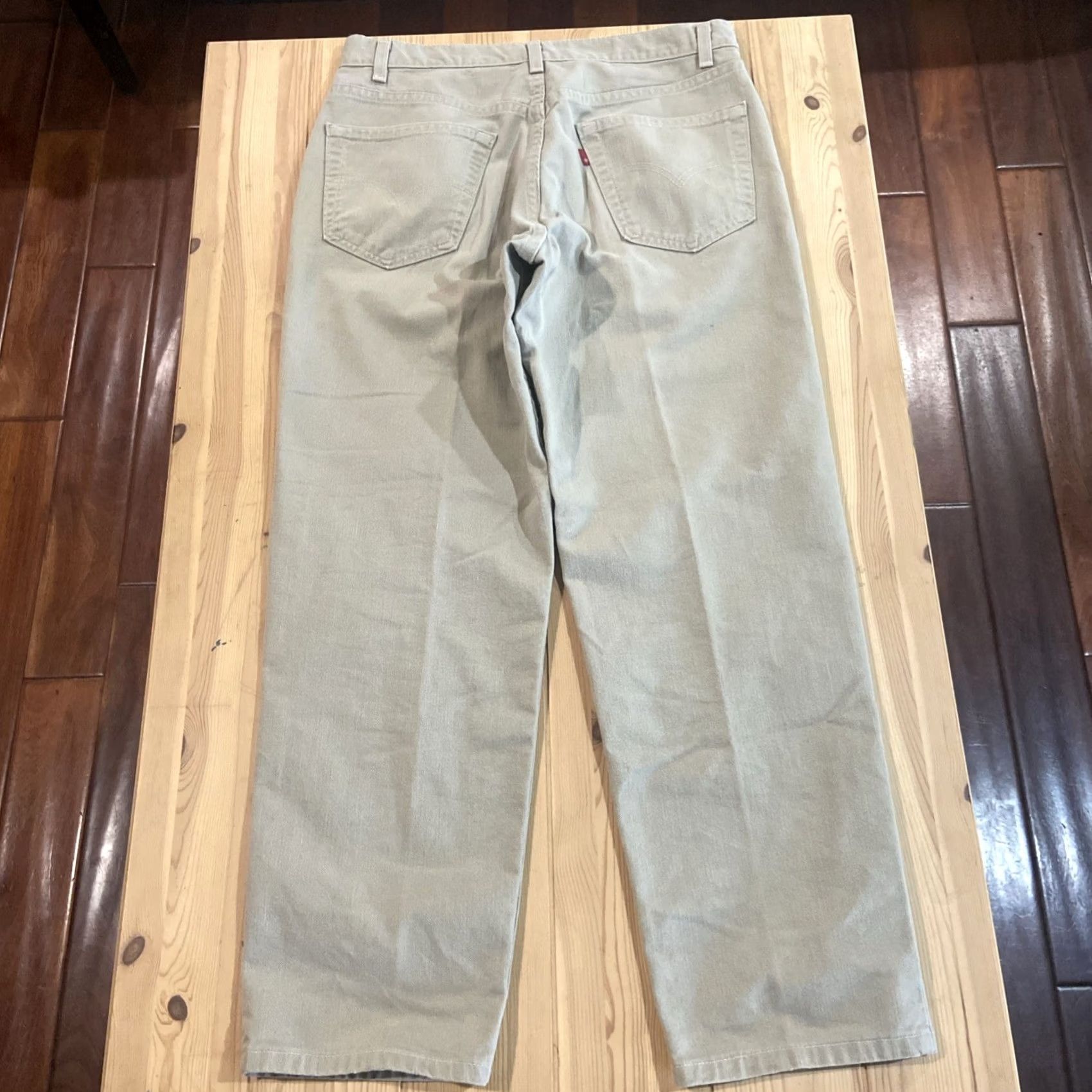 Levi's VINTAGE Levi's 550 Jeans Mens 32X29 Relaxed Straight 2001 USA Beige Denim 5-Pocket Shirt? Size US 32 / EU 48 - 7 Thumbnail