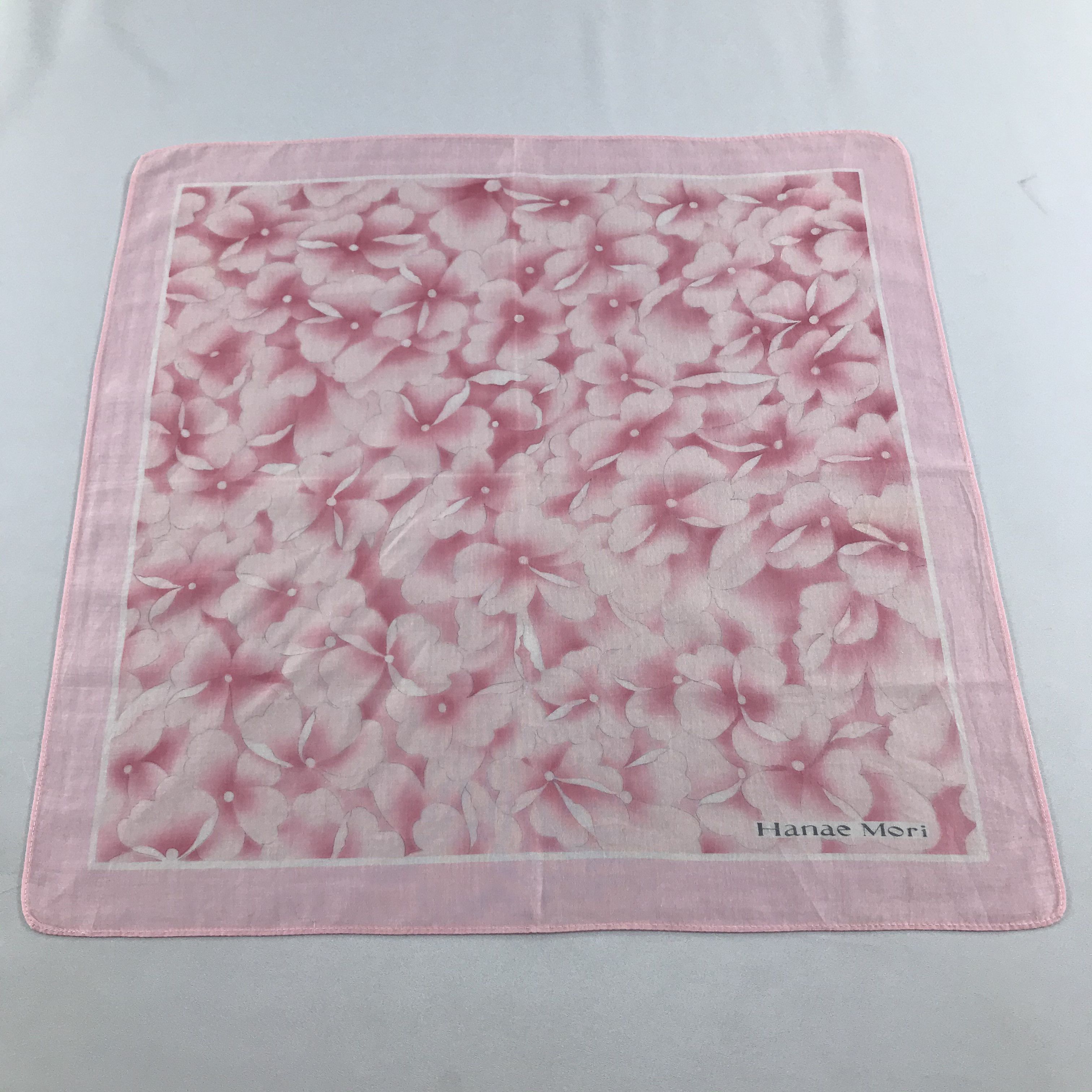 Hanae Mori Hanae Mori Handkerchief Neckerchief Bandana H1002 Size ONE SIZE - 1 Thumbnail