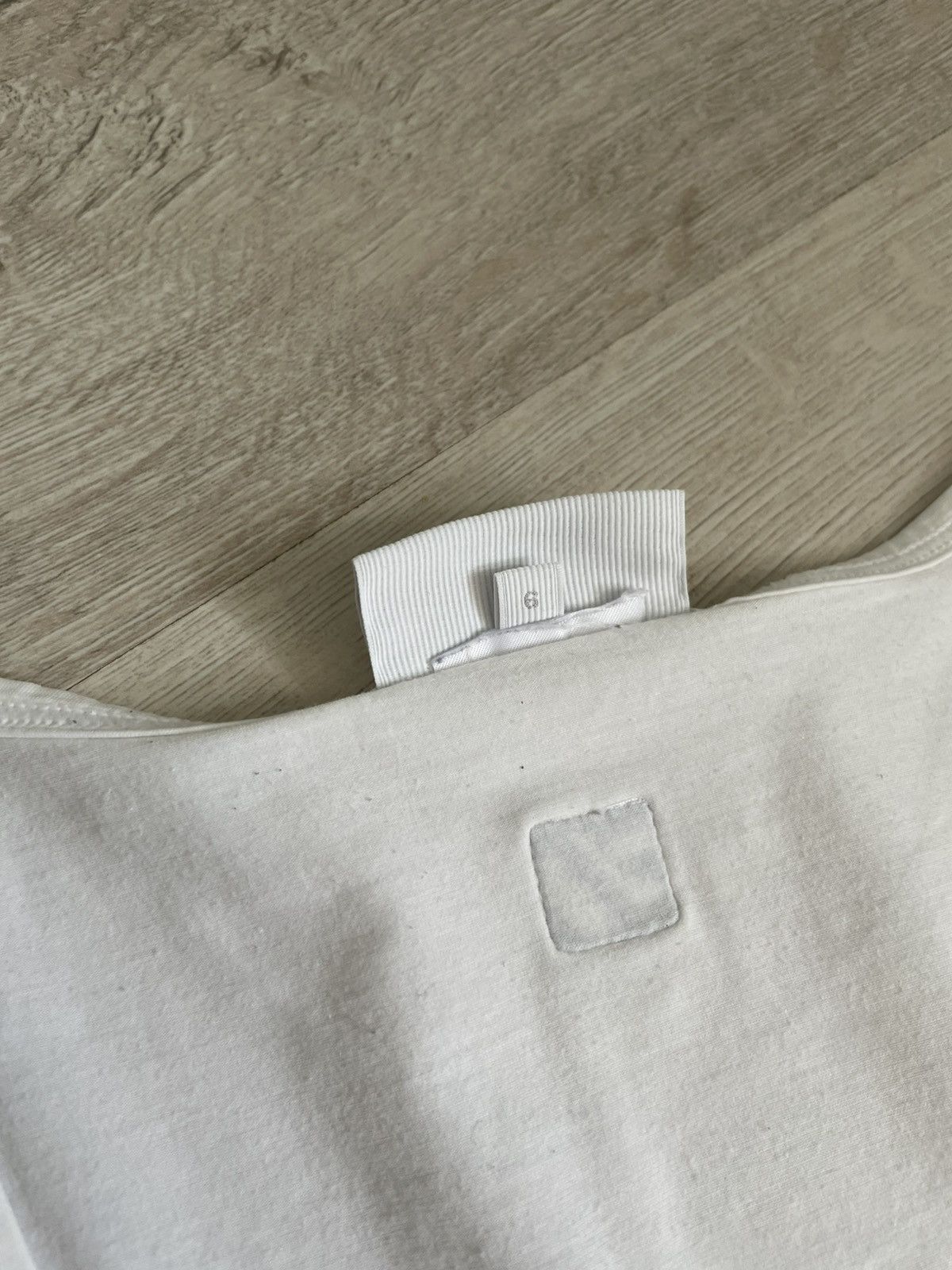 Ermenegildo Zegna Ermenegildo Zegna V-neck Luxury Tee White Key Larg Style Y2k Size US XL / EU 56 / 4 - 6 Thumbnail