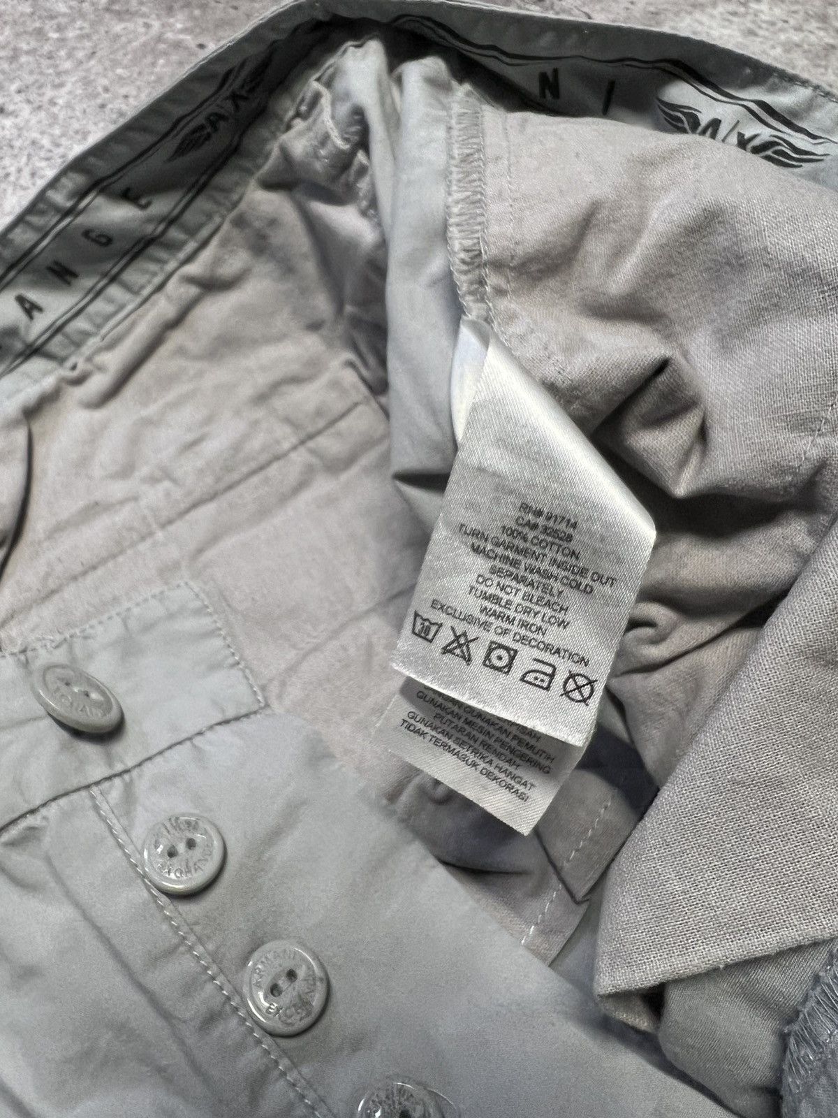 Armani Exchange Armani y2k multi pocket Gray men's shorts vintage Size US 34 / EU 50 - 8 Thumbnail