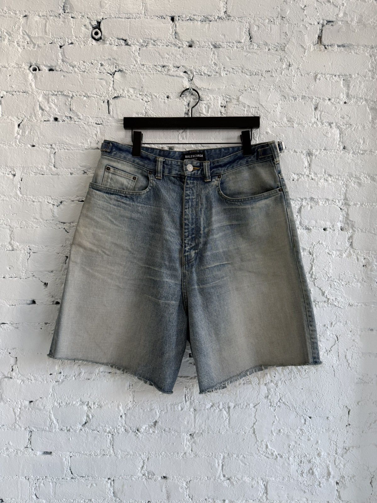 Balenciaga BALENCIAGA BAGGY ‘SKATER’ SHORTS Size US 34 / EU 50 - 1 Thumbnail