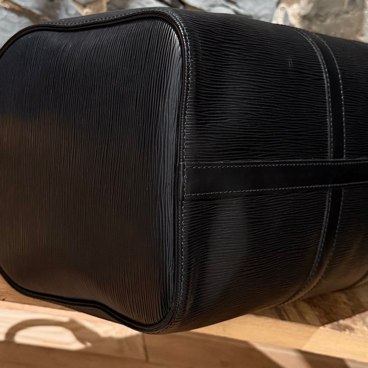 Louis Vuitton Louis Vuitton Vintage Black Epi Keepall 50 Duffle Bag Size ONE SIZE - 9 Thumbnail