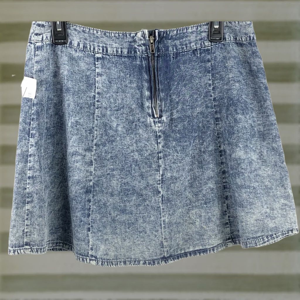 Vintage VINTAGE Bongo Skirt Woman Mini Denim Blue 30"W 90s Y2K Preppy Grunge 80s 90s Shorts - Womens Size 36" / US 14 / IT 50 - 1 Thumbnail
