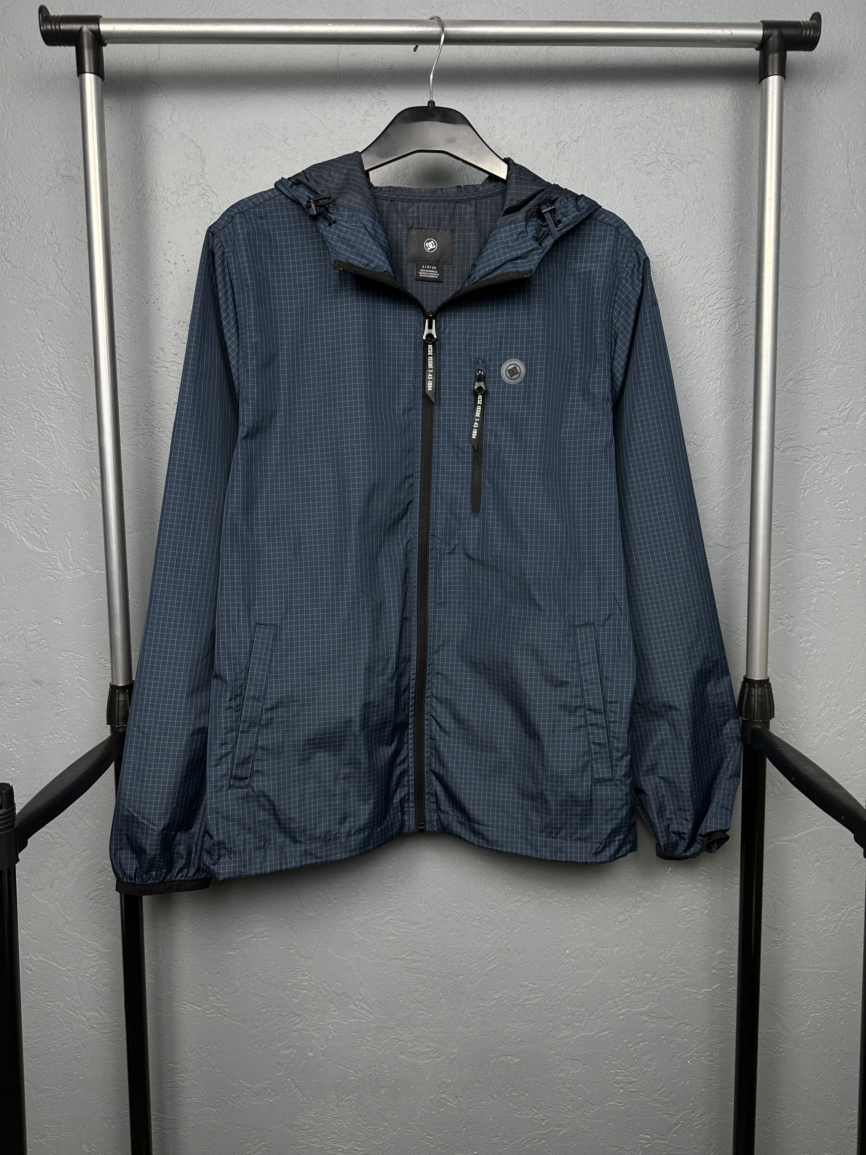 DC DC Shoes Mens Windbreaker Jacket Size US S / EU 44-46 / 1 - 1 Thumbnail
