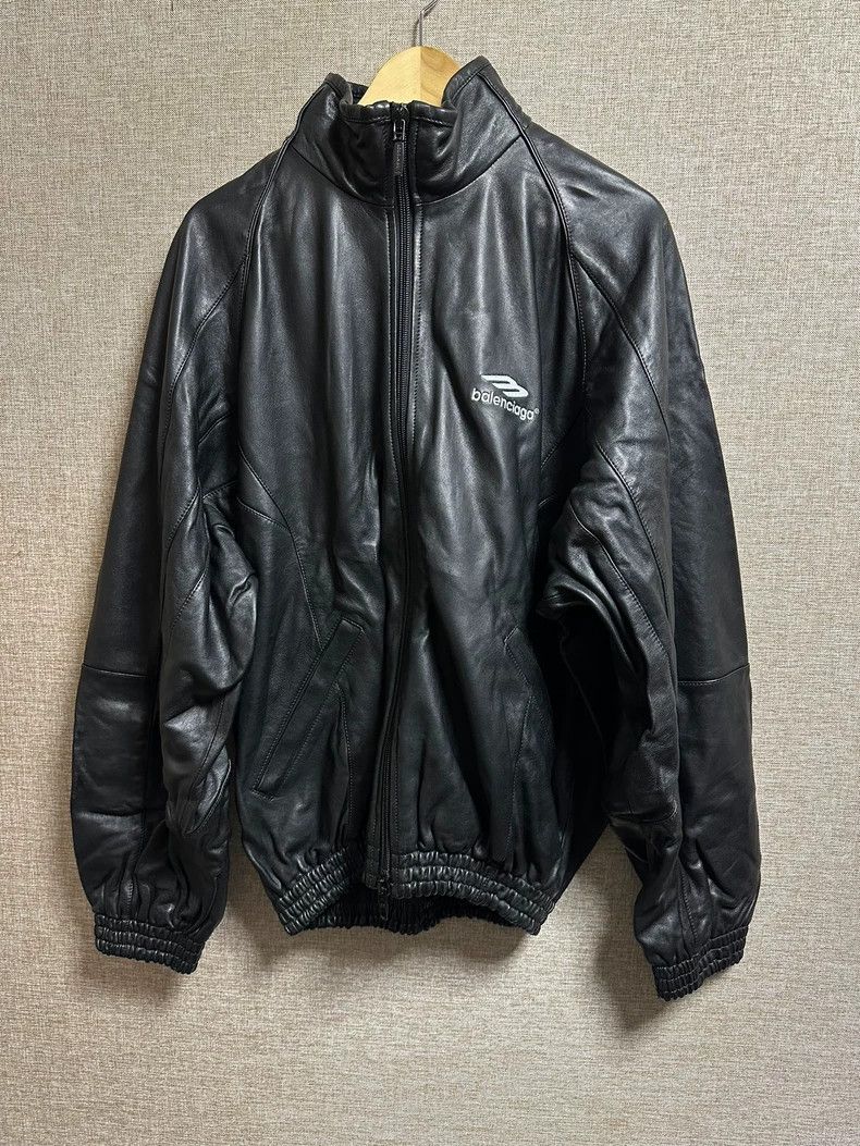 Balenciaga Balenciaga 3B Logo Embroidered Soft Sheepskin Hooded Sport Size US S / EU 44-46 / 1 - 1 Thumbnail