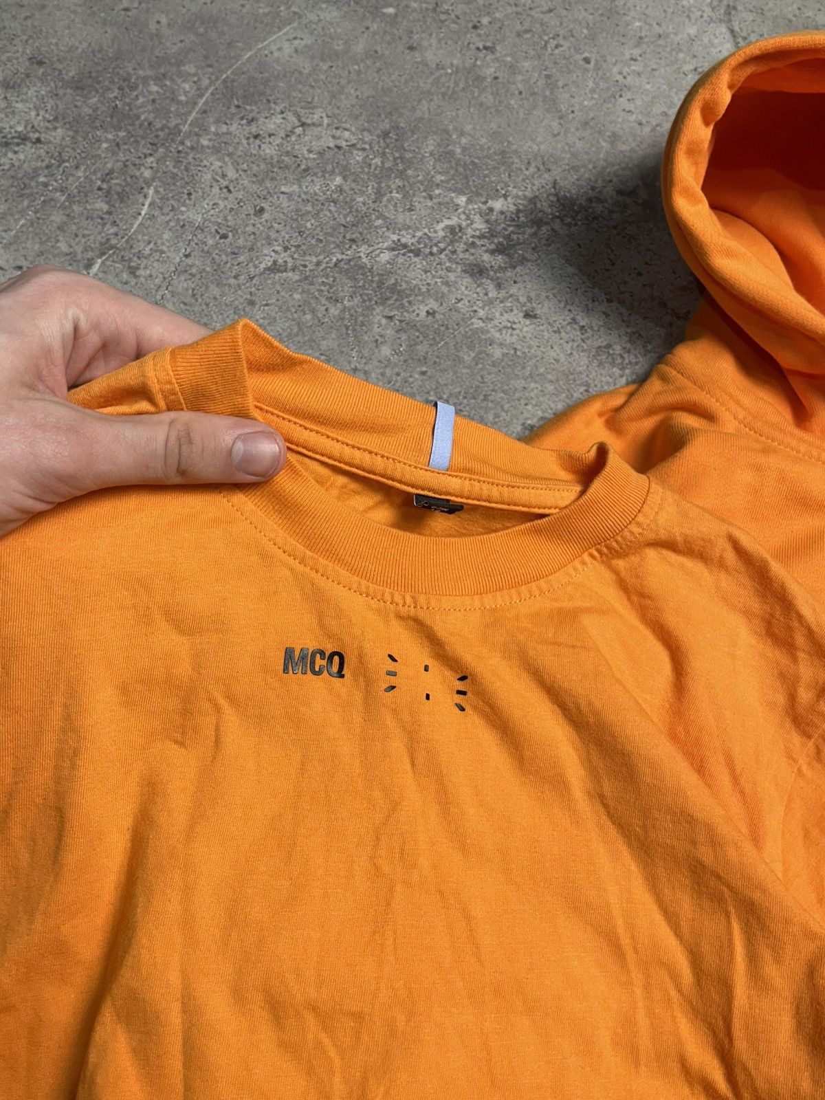 Alexander McQueen 2 pieces Mcq Alexander McQueen cropped hoodie and t shirt XS Size XS / US 0-2 / IT 36-38 - 2 Thumbnail
