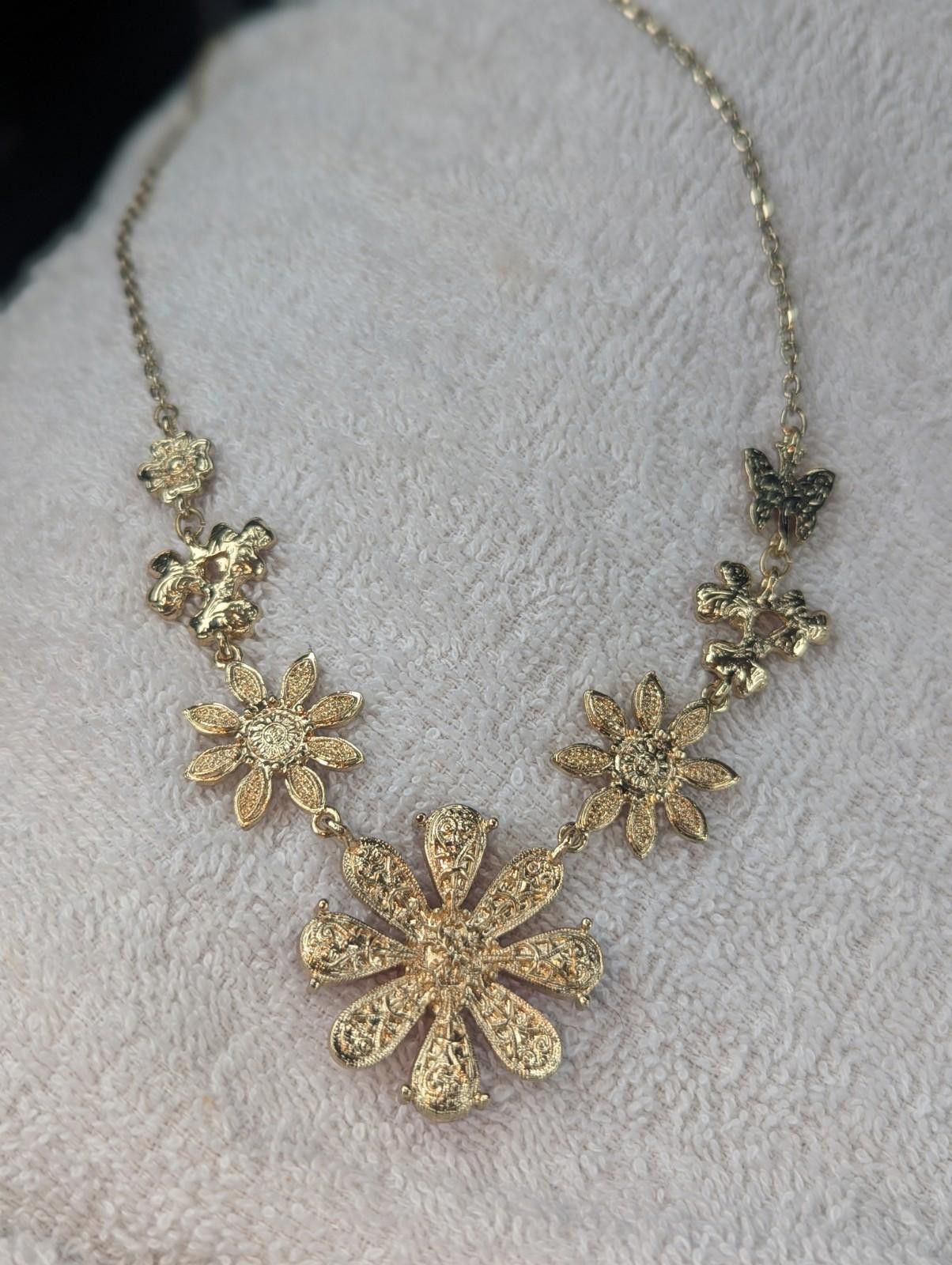 1989 STUDIO NWT 1928 Signed Gold Toned Pink Floral Rhinestone Necklace Size ONE SIZE - 8 Thumbnail