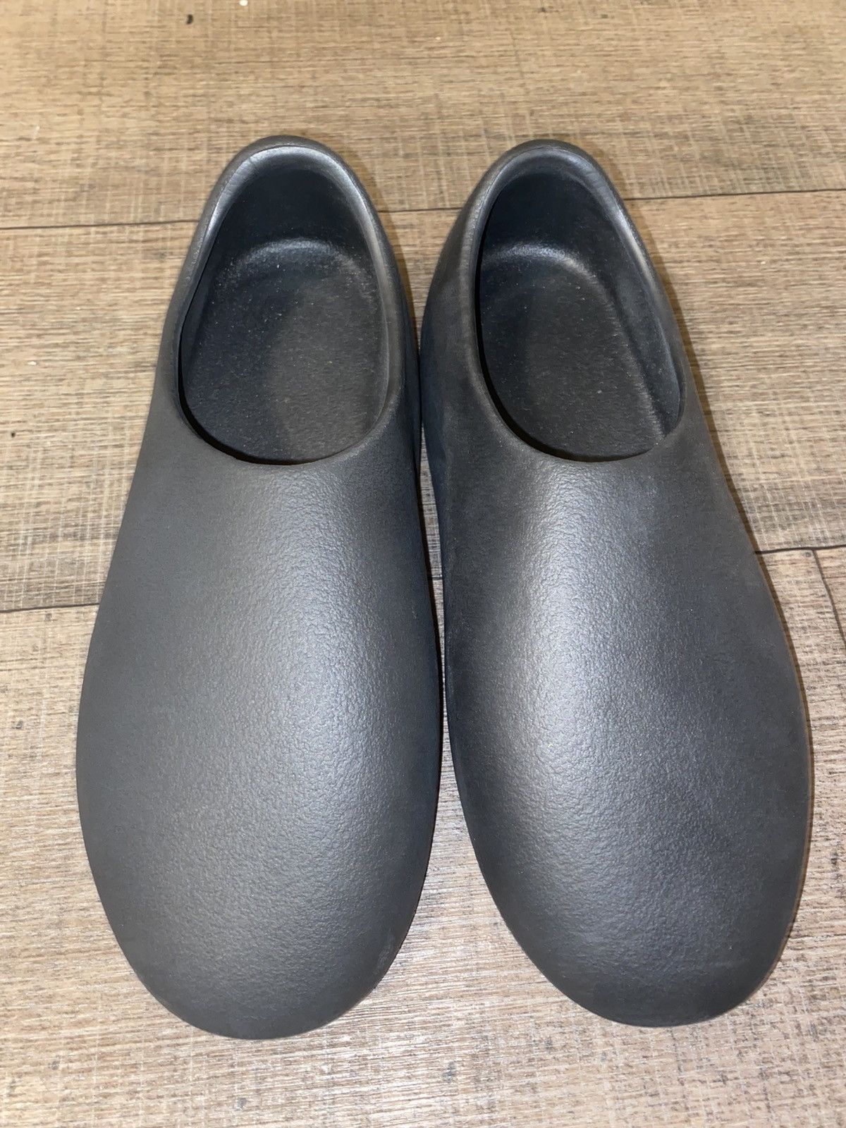 Yeezy Yeezy SL-01 slip on size 10 Size US 10 / EU 43 - 2 Thumbnail