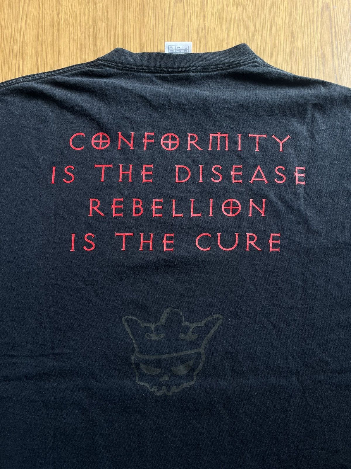 Arts & Science Vintage Skeleton Grave Conformity 04’s Tshirt Size US XL / EU 56 / 4 - 10 Thumbnail