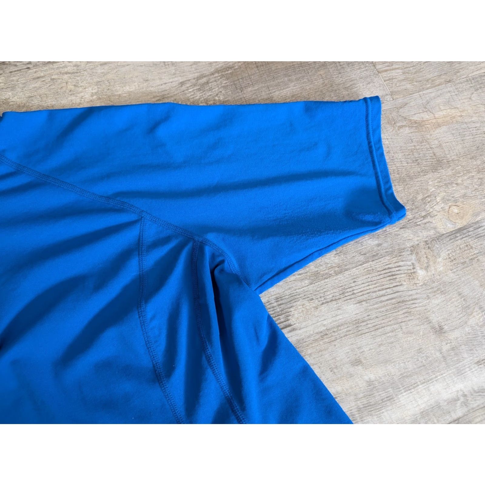 Vintage Coolibar Freestyle Women's Rash Guard Short Sleeve UPF 50+ Shirt Large Sz EUC Blue Zip Pocket 100% Polyester Machine Washable Size XL / US 12-14 / IT 48-50 - 3 Thumbnail