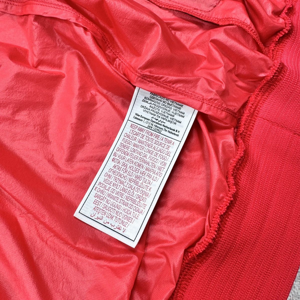 Nike Vintage 2008 Nike Windrunner Ultralight Jacket New Size L Size US L / EU 52-54 / 3 - 10 Thumbnail