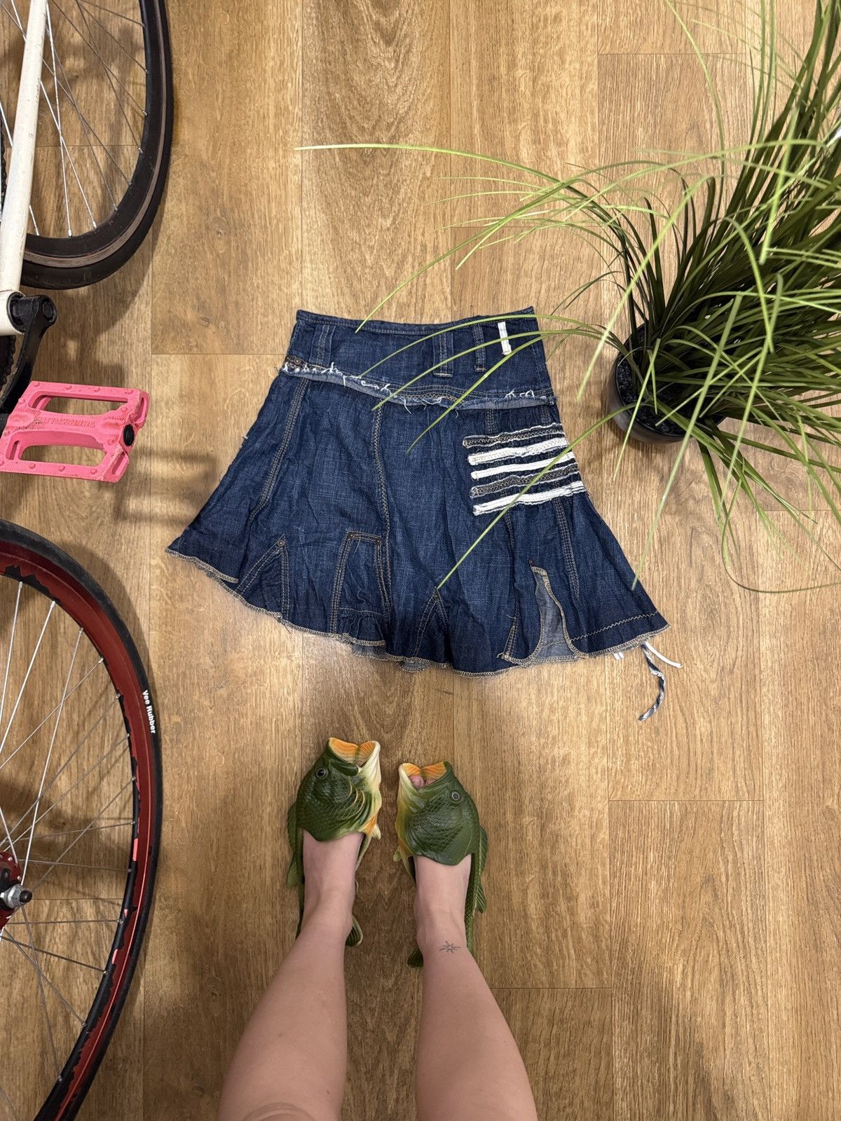 Vintage 💮MARITHE FRANCOIS GIRBAUD STYLE AVANT GARDE DENIM SKIRT💮 Size 24" / US 00 / IT 34 - 2 Thumbnail