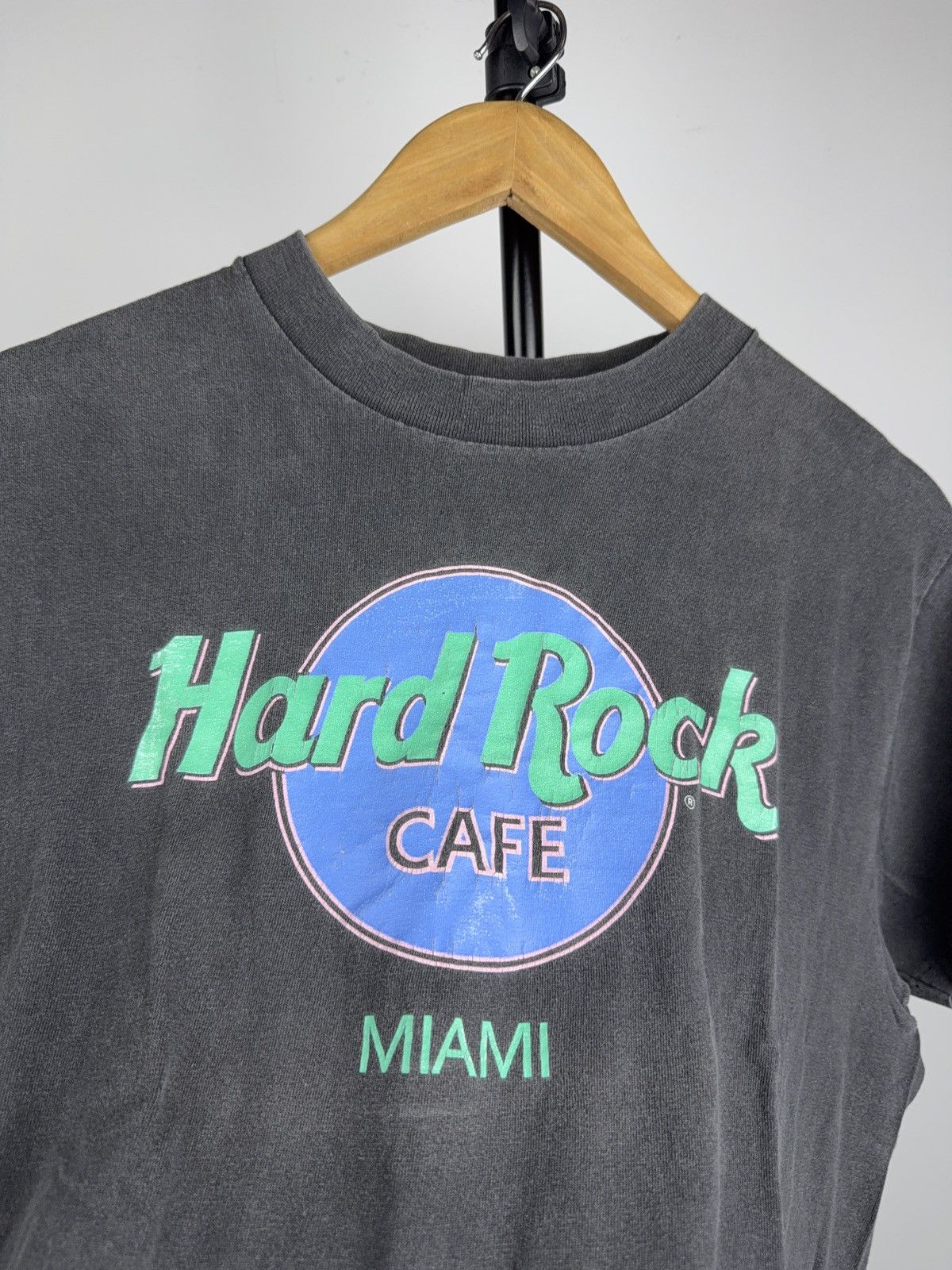 Hard Rock Cafe 90s Retro Hard Rock Cafe Miami Faded T-Shirt Vintage USA Tee Size US M / EU 48-50 / 2 - 7 Thumbnail