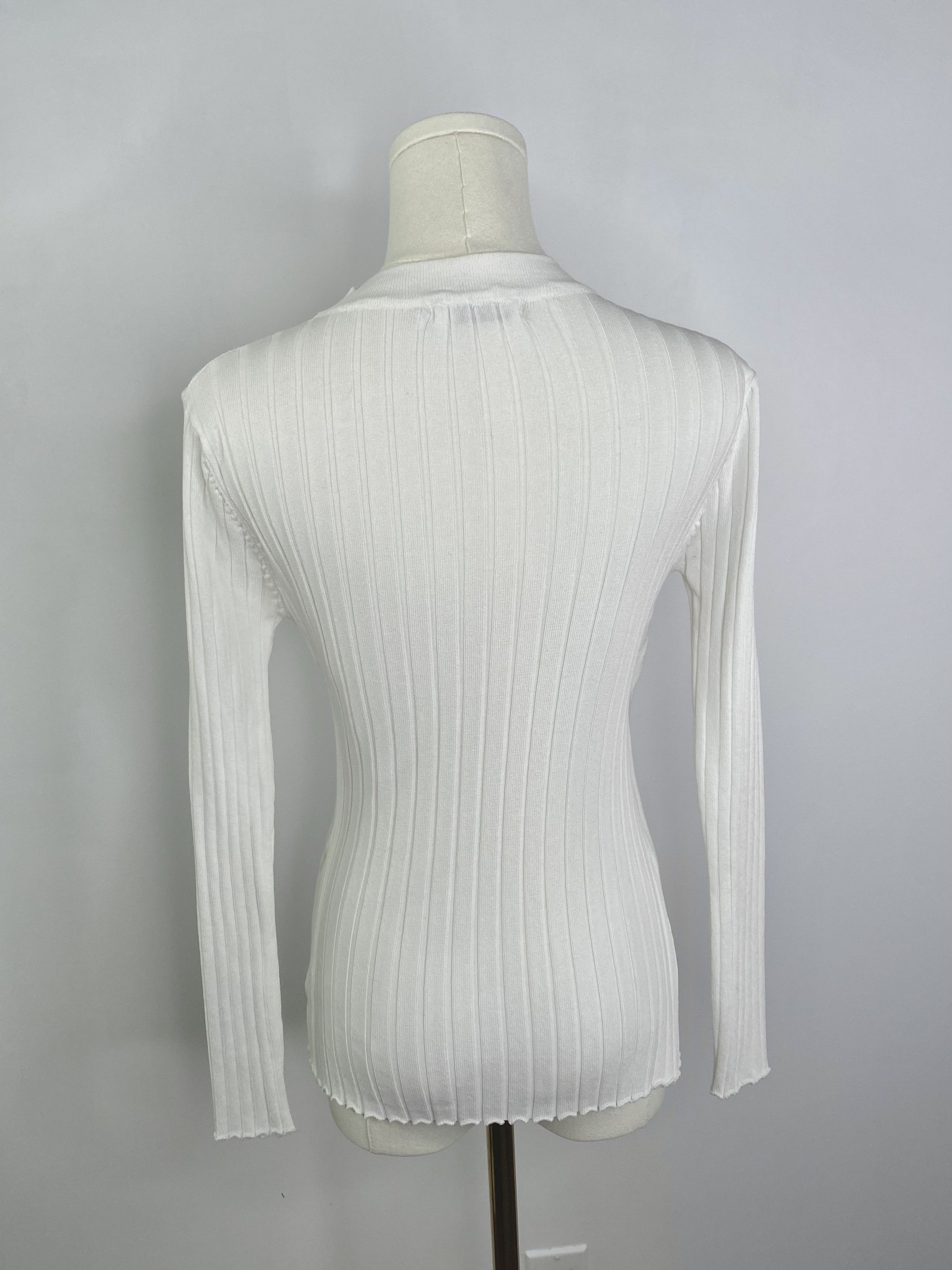 Vintage White Cut-Out Buckle V-Neck Sweater Size M / US 6-8 / IT 42-44 - 4 Thumbnail