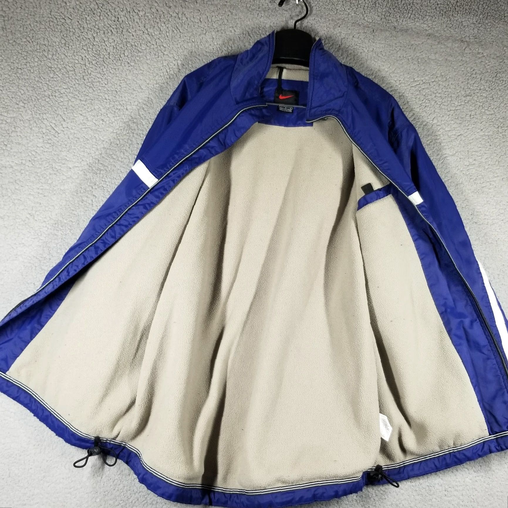 Nike VINTAGE Nike Jacket Swoosh Logo Windbreaker Wind-Resistant Blue Large Adult L Hooded Mid-Length 3-Season Mens Size US L / EU 52-54 / 3 - 3 Thumbnail