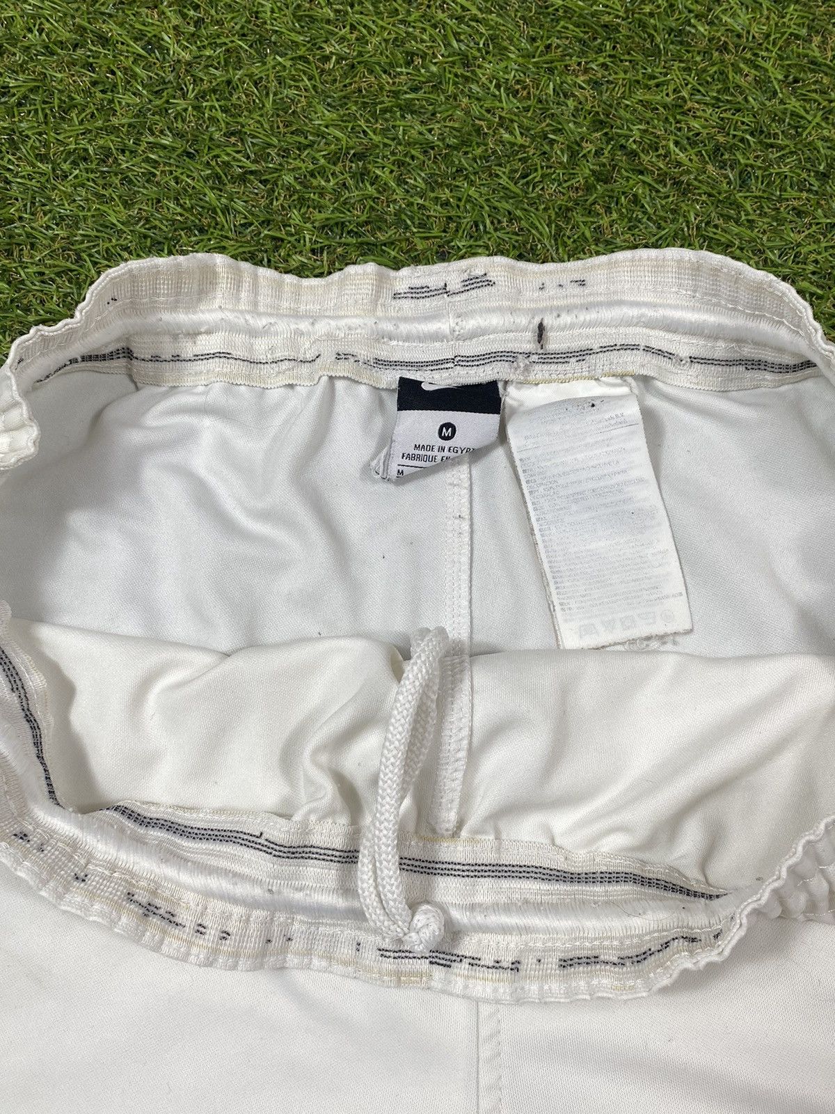 Nike Vintage Nike shorts streetwear swoosh casual y2k size M Size US 32 / EU 48 - 5 Thumbnail