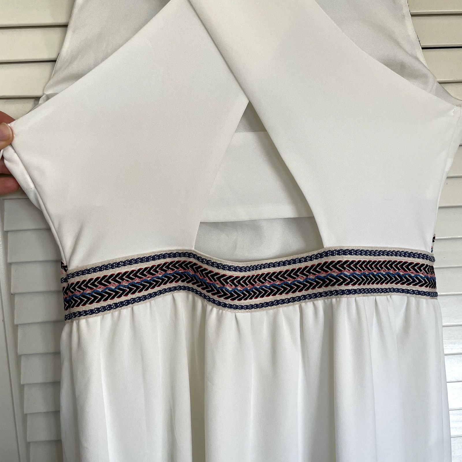 Other Adelyn Rae Embroidered Cross Back Dress Size Small Ethereal Size S / US 4 / IT 40 - 4 Thumbnail