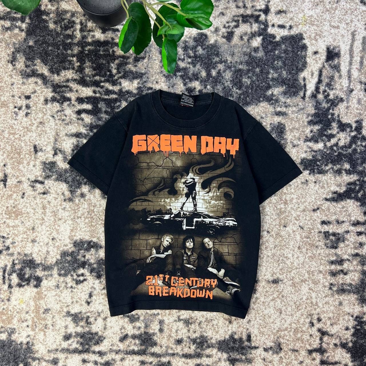 Band Tees Green Day Vintage Y2K Two-Sides Logo Rock Band T-Shirt 1TS70 Size US S / EU 44-46 / 1 - 1 Thumbnail