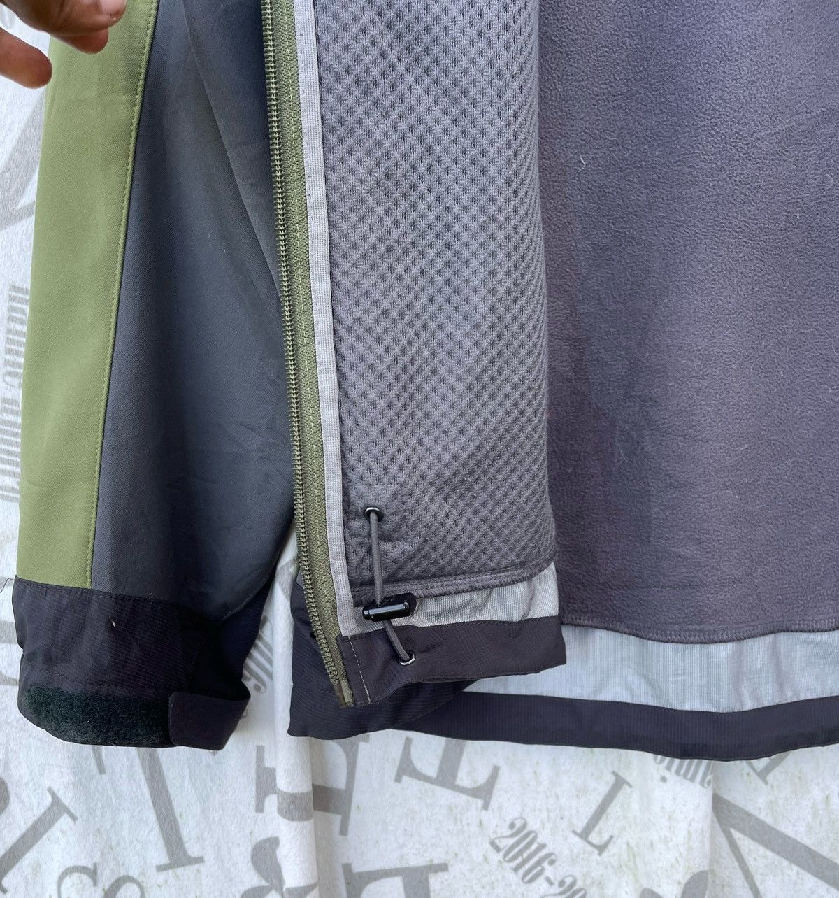 Montbell Mont-bell Men's Green/Gray Hooded Full Zip Outdoor Jacket Size US M / EU 48-50 / 2 - 16 Thumbnail