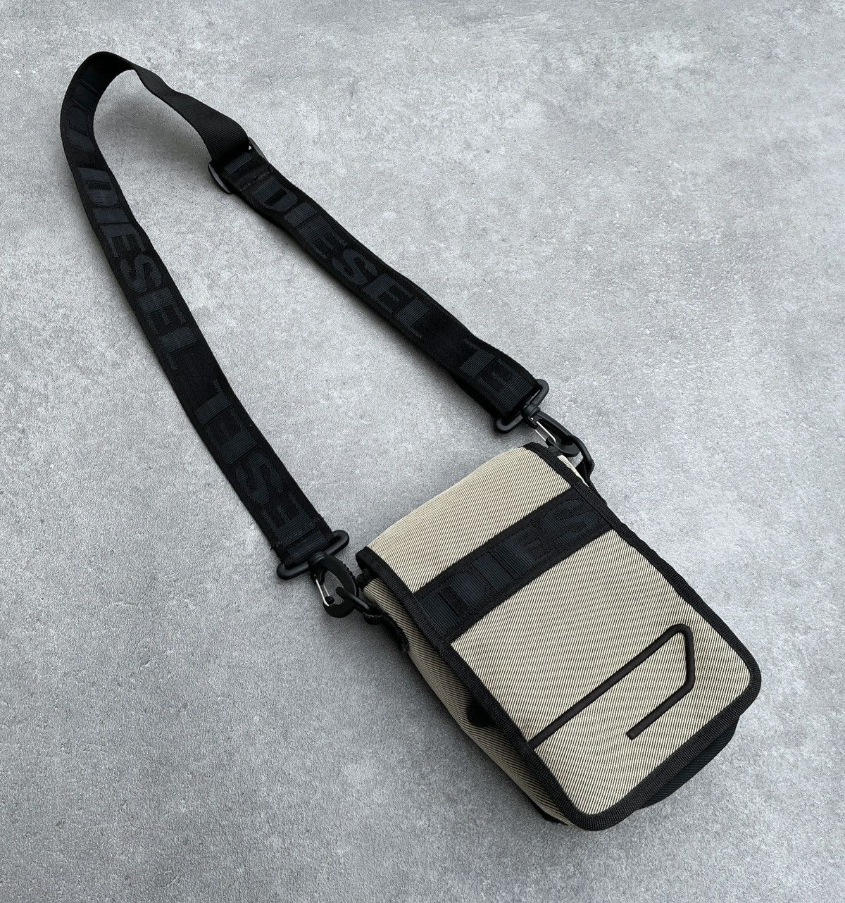 Diesel × Japanese Brand 🔥2000’s DIESEL Big Logo Crossbody Bag Size ONE SIZE - 5 Thumbnail
