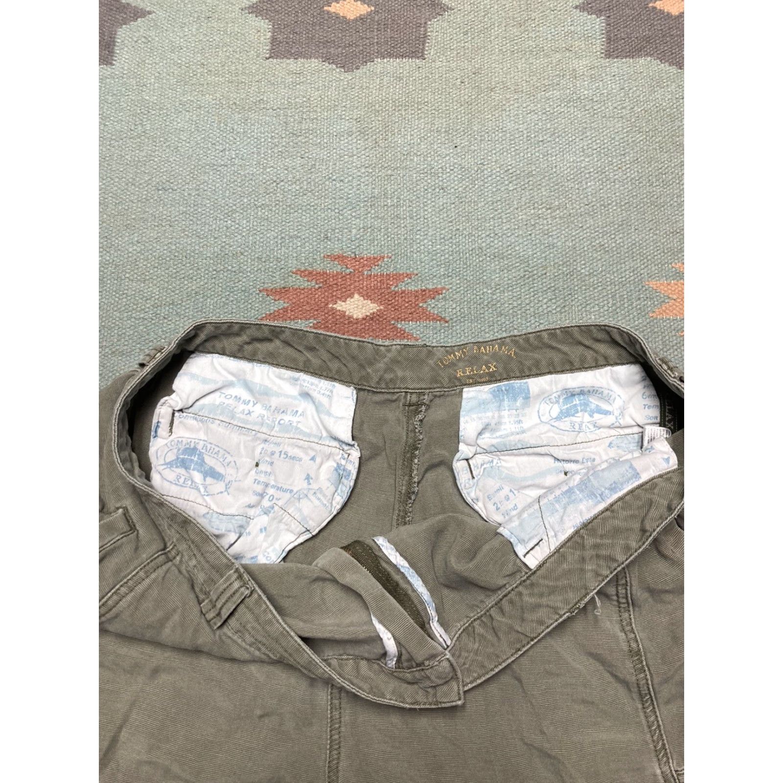 Tommy Bahama Tommy Bahama Relax Cargo Shorts Men 42 Gray Flat Front Pockets Casual 9" Inseam EUC Mens Size US 41 - 4 Thumbnail