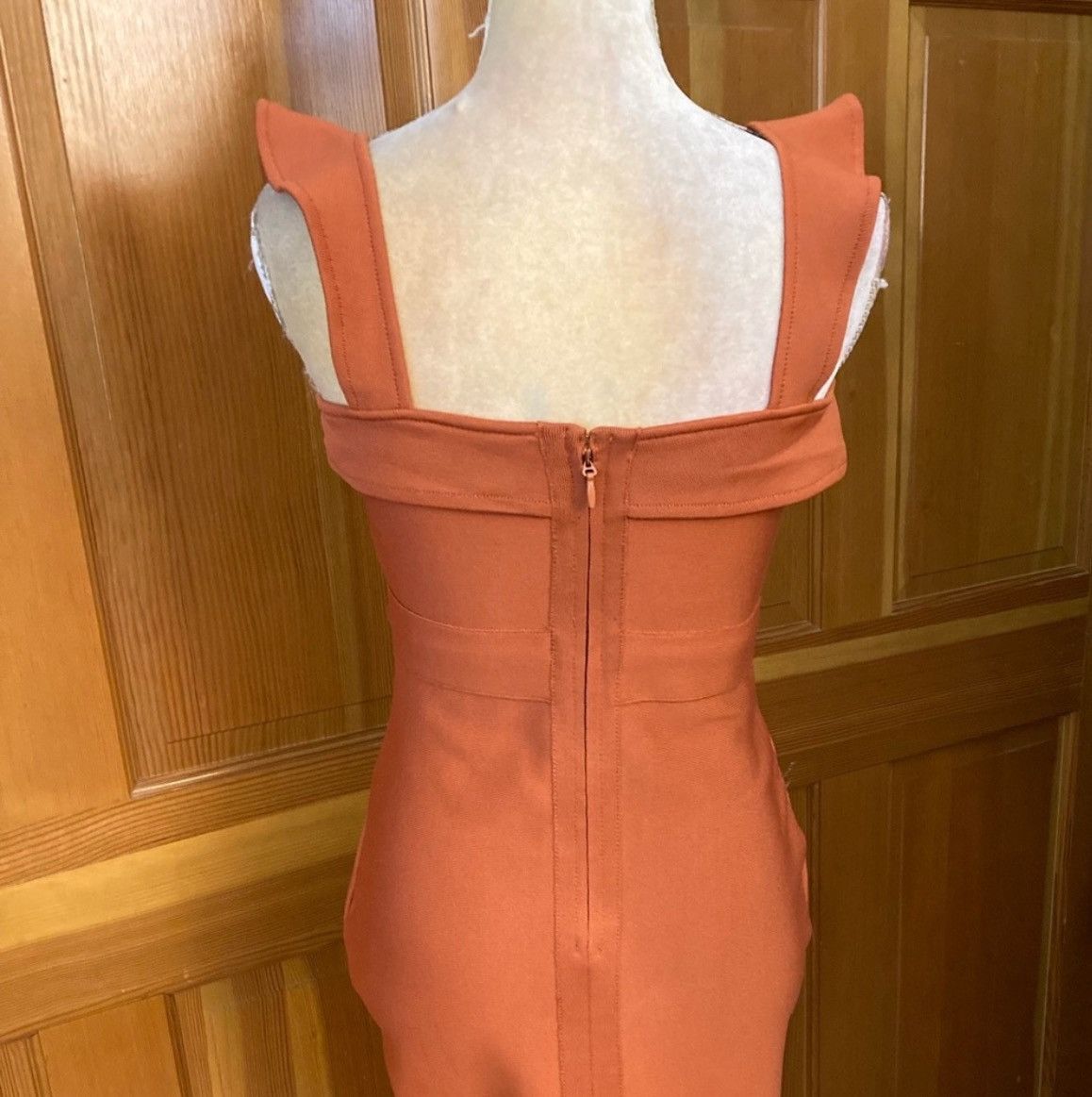 Designer × Other Nwt, Lavishly Paris Women’s Ruffle Trim Bandage Dress. Size M / US 6-8 / IT 42-44 - 8 Thumbnail