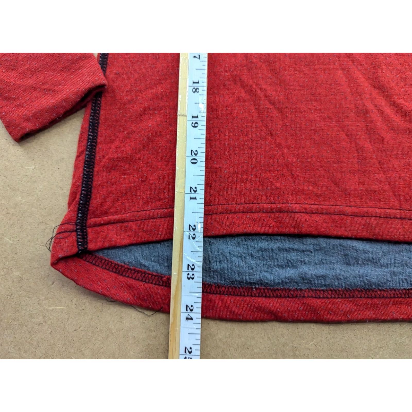 Vintage Devold Base Layer Shirt Womens Small Red Outdoor Sport Ski Wool Blend Thermal T-Shirt Size S / US 4 / IT 40 - 4 Thumbnail