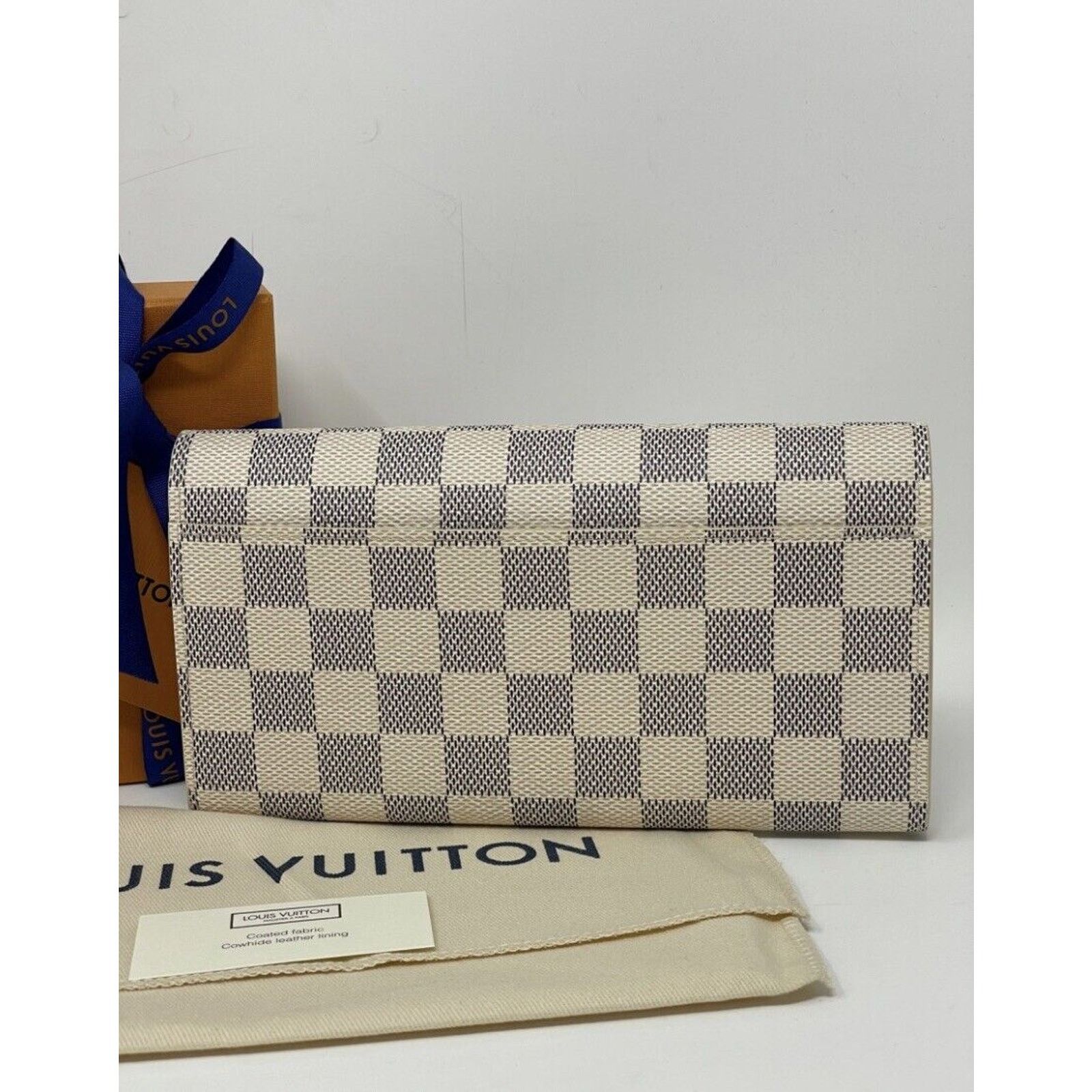Louis Vuitton LOUIS VUITTON Damier Azur Sarah Wallet White Size ONE SIZE - 6 Thumbnail