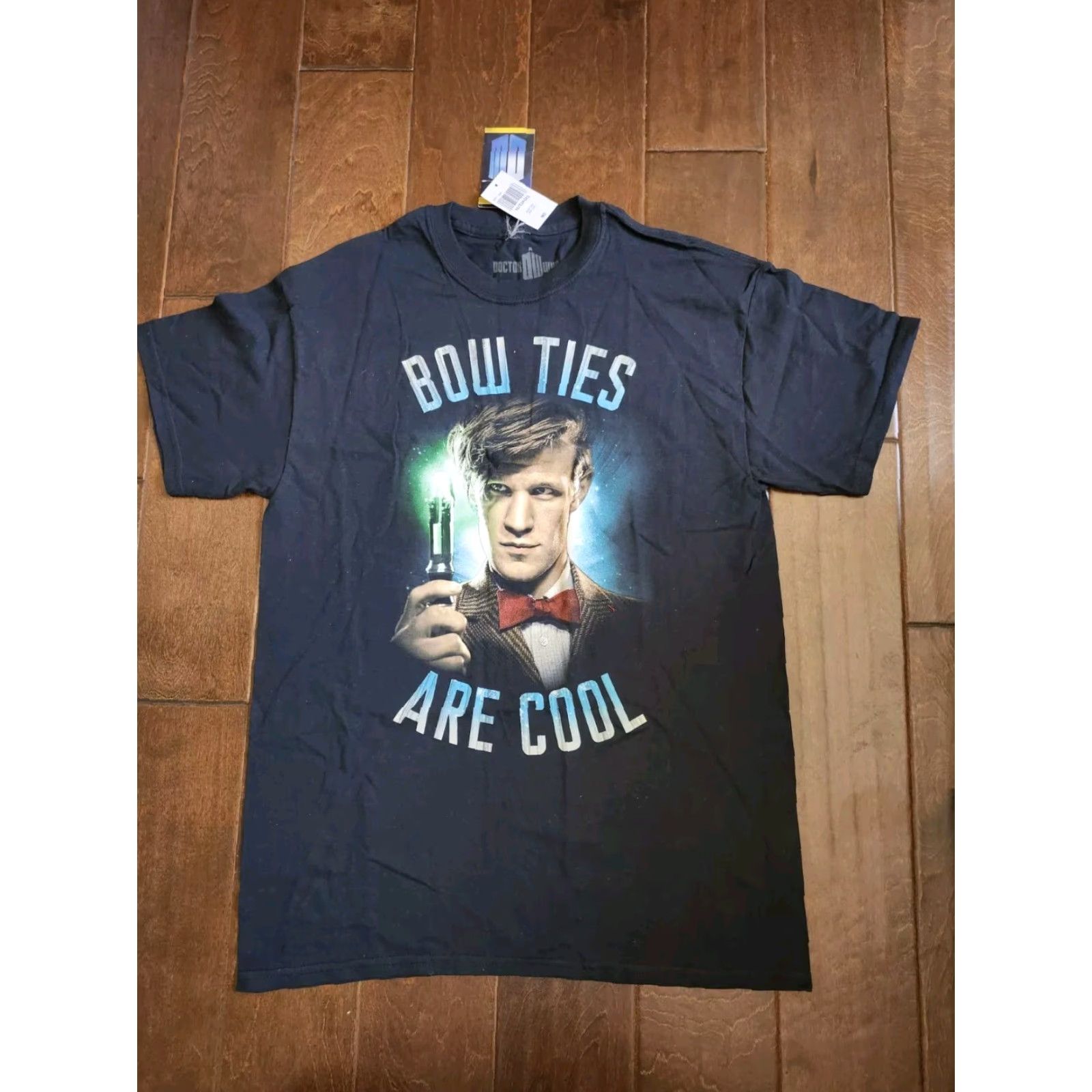 Hot Topic VINTAGE Doctor Who T-Shirt Bow Ties Are Cool Black M Mens Short Sleeve Crew Neck Cotton 2012 Hot Topic Show Movie All Seasons Size US M / EU 48-50 / 2 - 2 Thumbnail