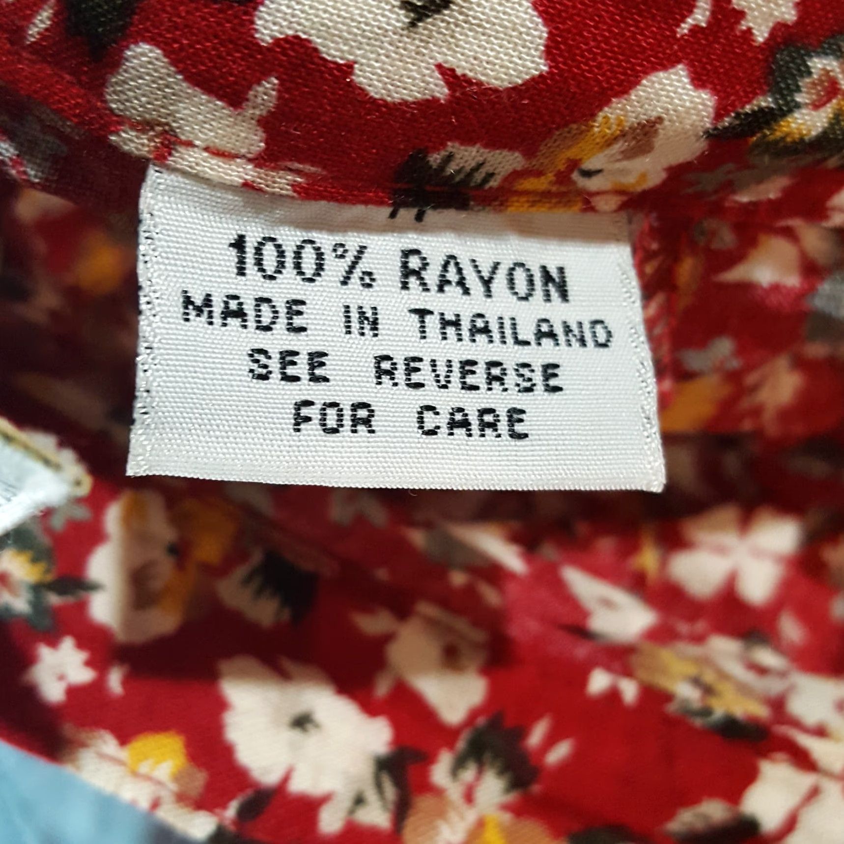 Vintage VINTAGE Red Floral Pleated Women's Small Flower Knee Length Rayon 80s Skirt Size 28" / US 6 / IT 42 - 7 Thumbnail