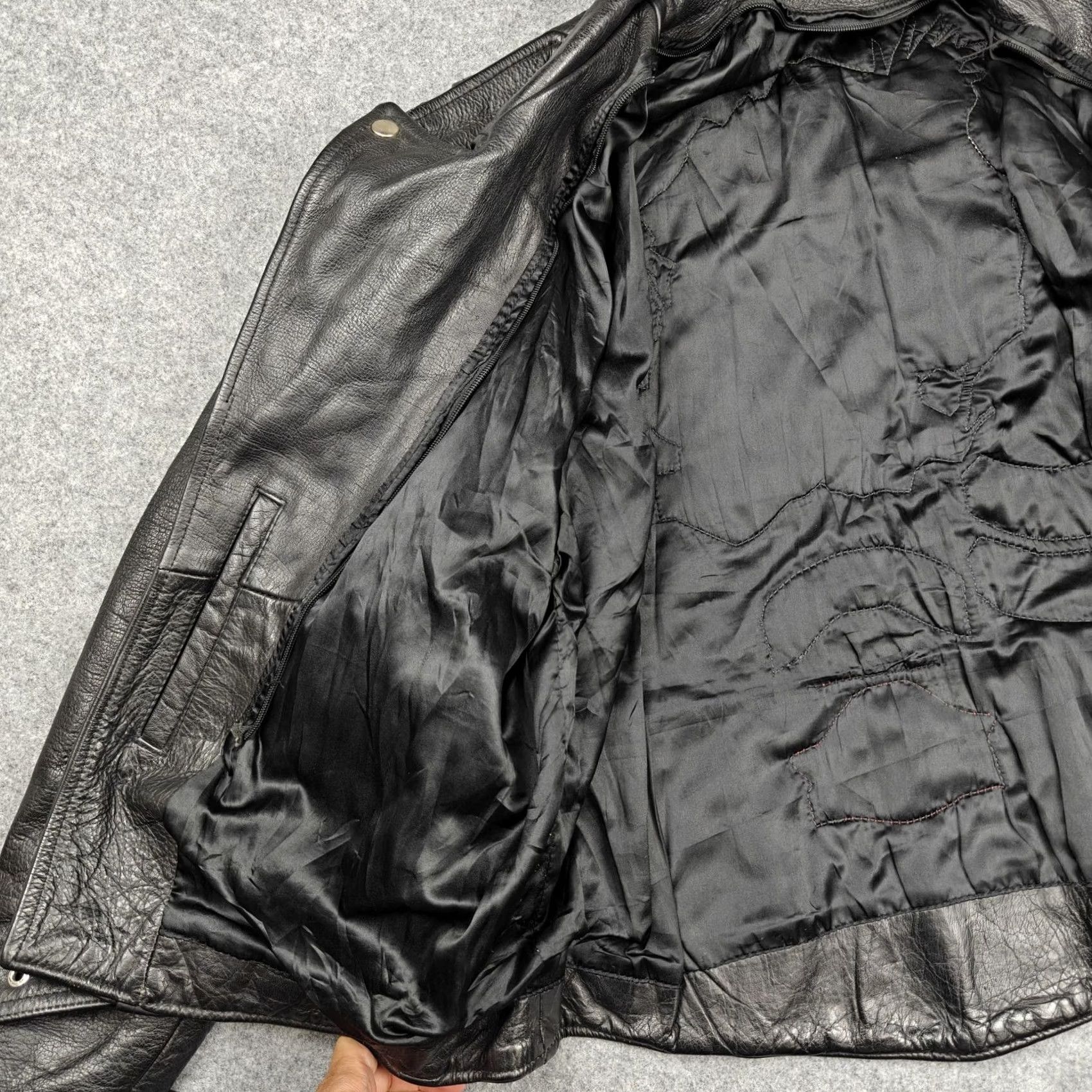 Harley Davidson VINTAGE Harley-Davidson Jacket Mens M Black Leather Biker HOG Patches Size US M / EU 48-50 / 2 - 6 Thumbnail