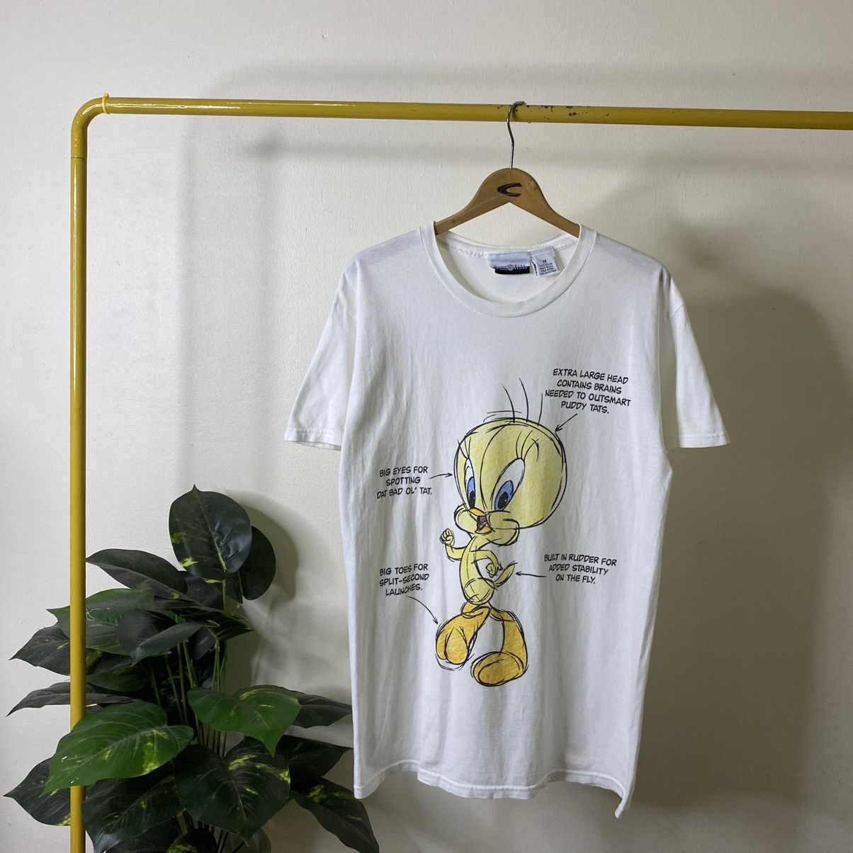 Warner Bros Vintage 1990s Looney Tunes Tweety Cartoon T Shirt Size US M / EU 48-50 / 2 - 1 Thumbnail
