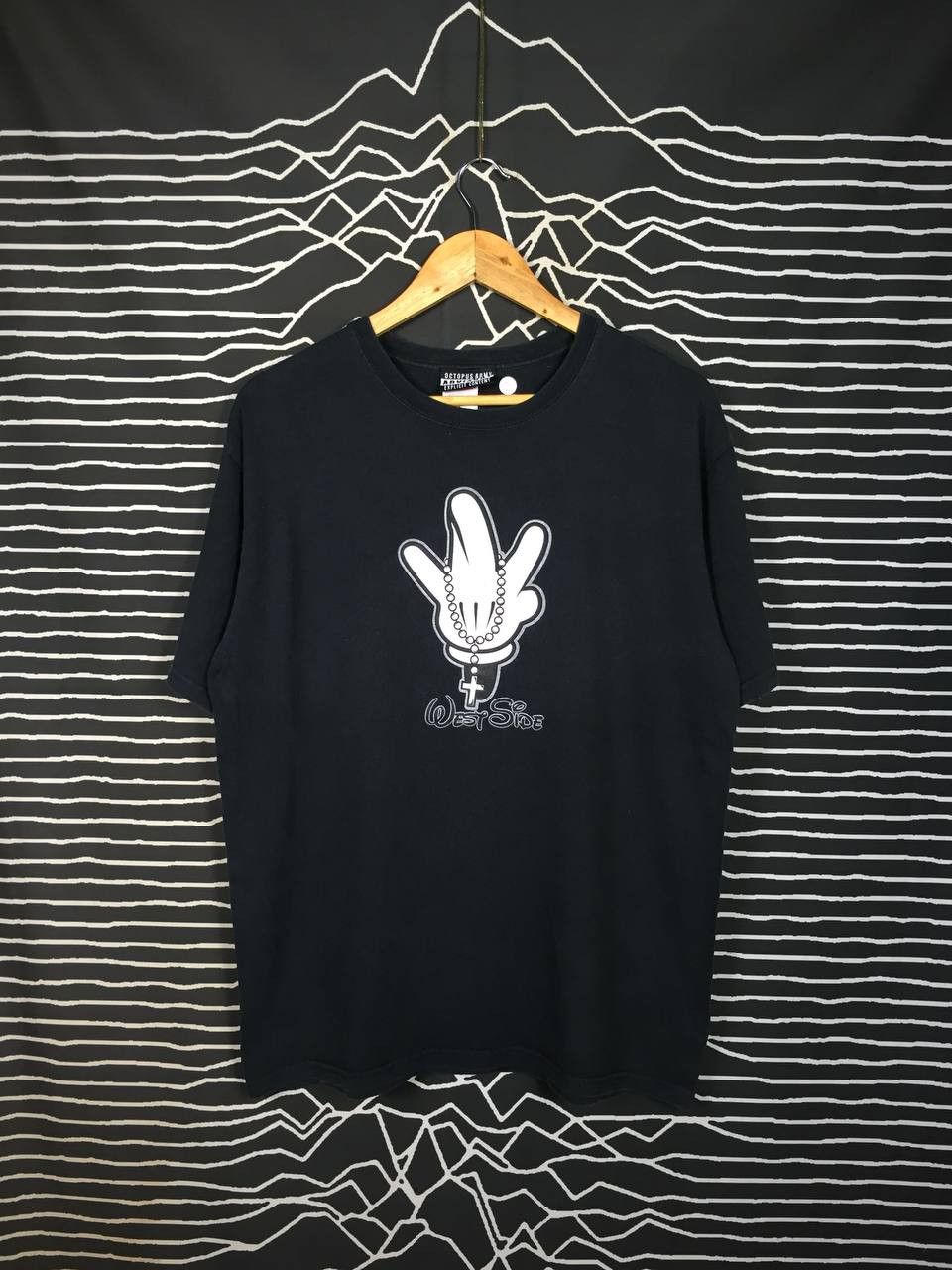 Japanese Brand Vtg Octopus Army West Side Mickey Mouse Parody Hip Hop Tee Size US L / EU 52-54 / 3 - 2 Thumbnail