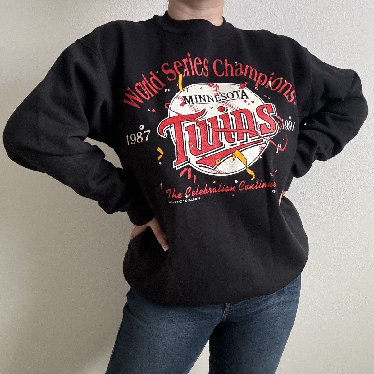 Tultex Vintage 1991 Minnesota Twins Black Pullover Sweatshirt Size L / US 10 / IT 46 - 2 Thumbnail