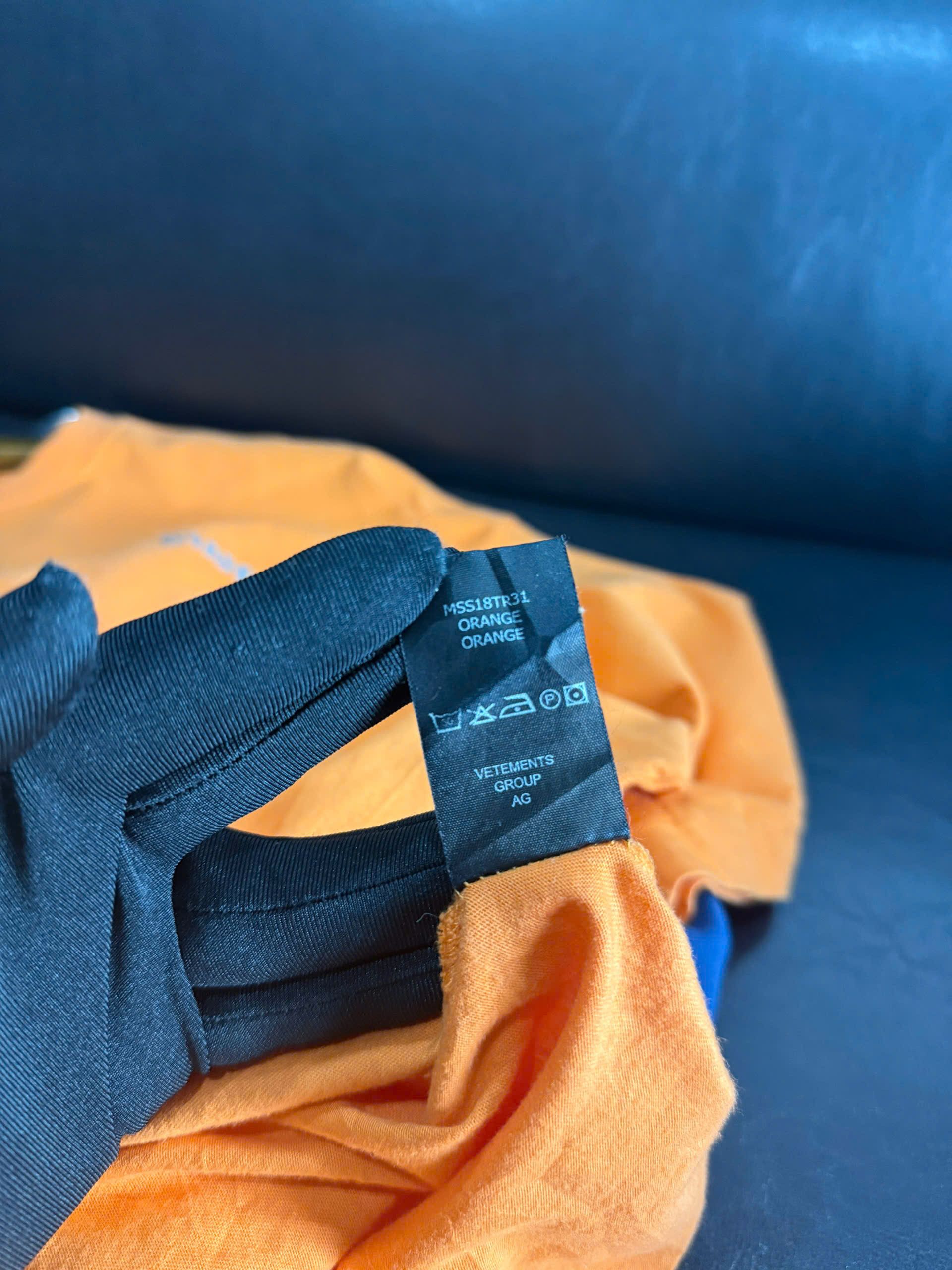Vetements VETEMENS T SHIRT Size US XS / EU 42 / 0 - 6 Thumbnail