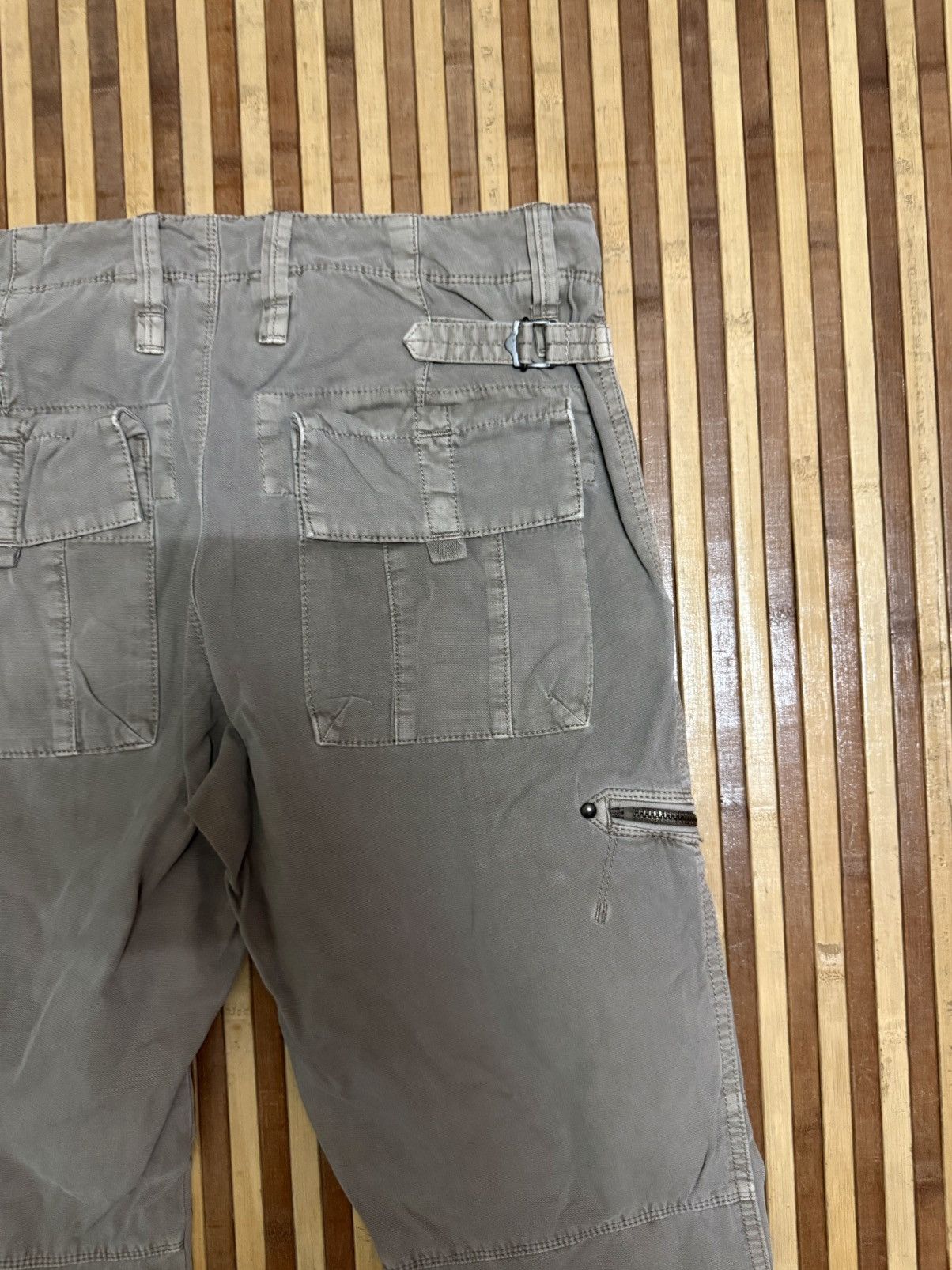 Uniqlo UNIQLO CARGO PANTS MULTIPOCKET / STREETWEAR Size US 31 - 9 Thumbnail